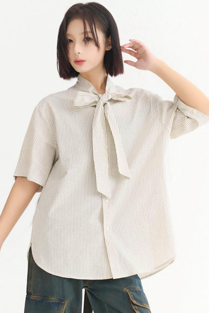 カジュアルストライプレースアップシャツ