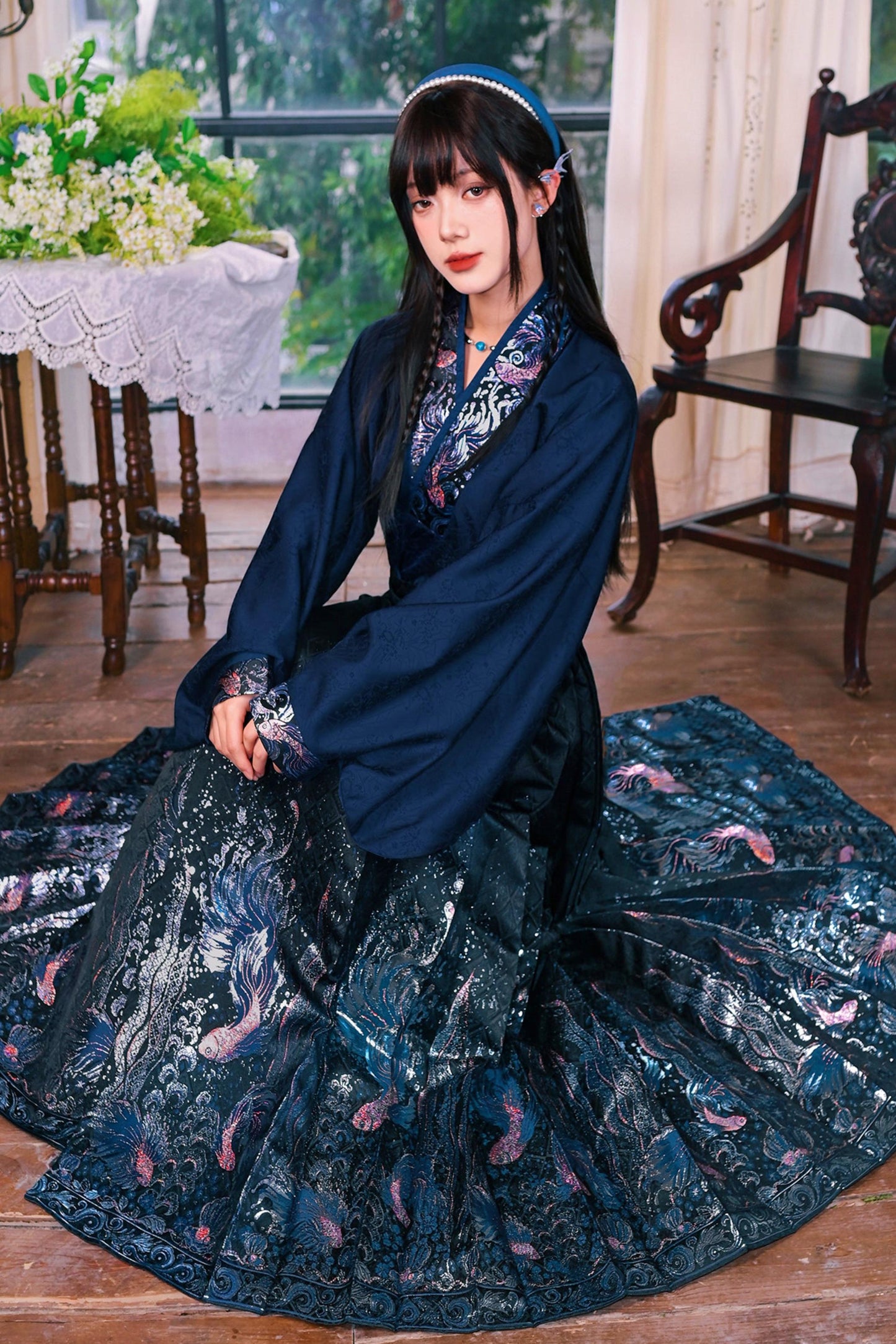 浮动鱼鳍织锦裙