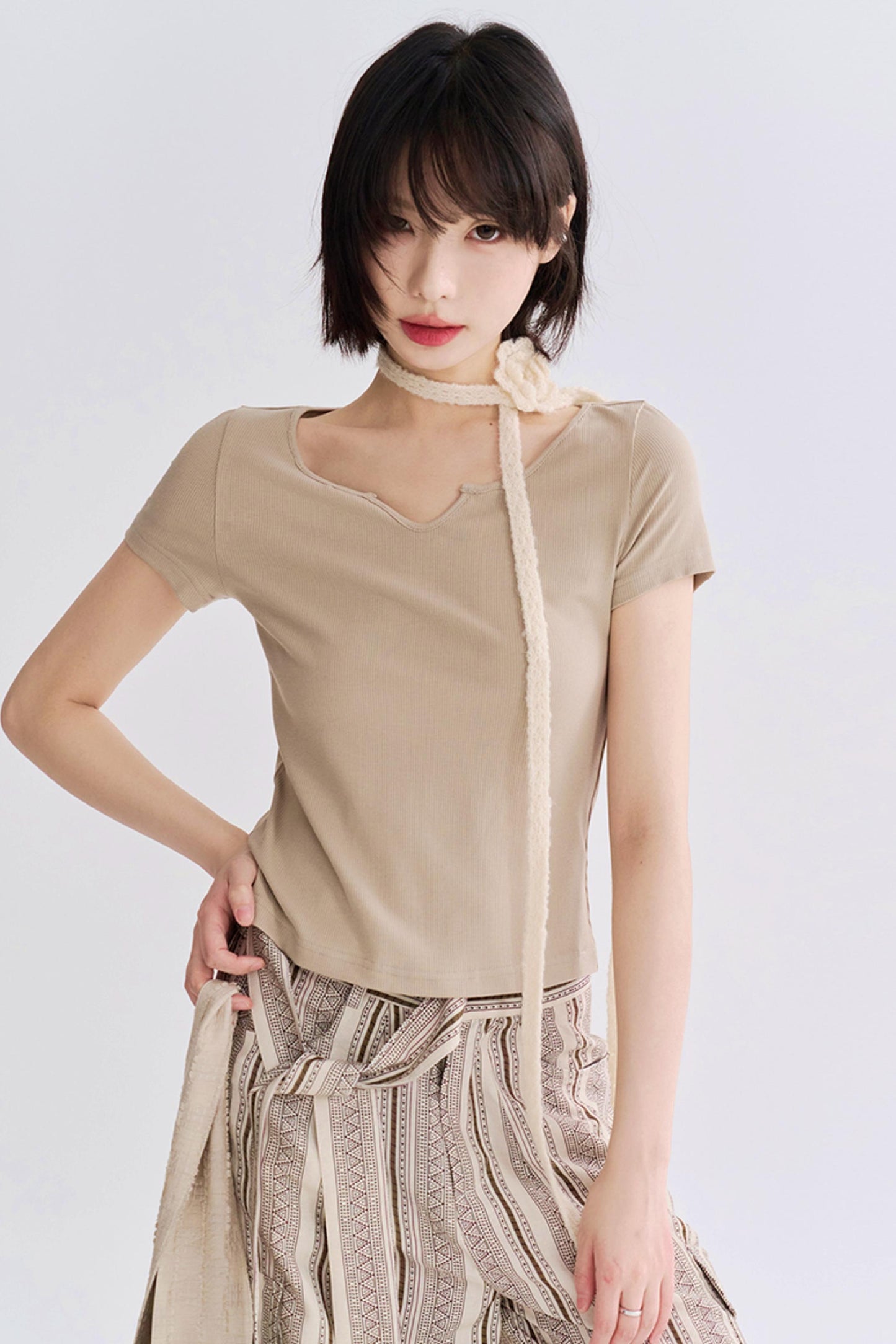 Ribbed Large Neckline Cropped Tee Shirt