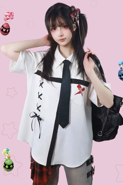 十字ネクタイのサブカル学院シャツ