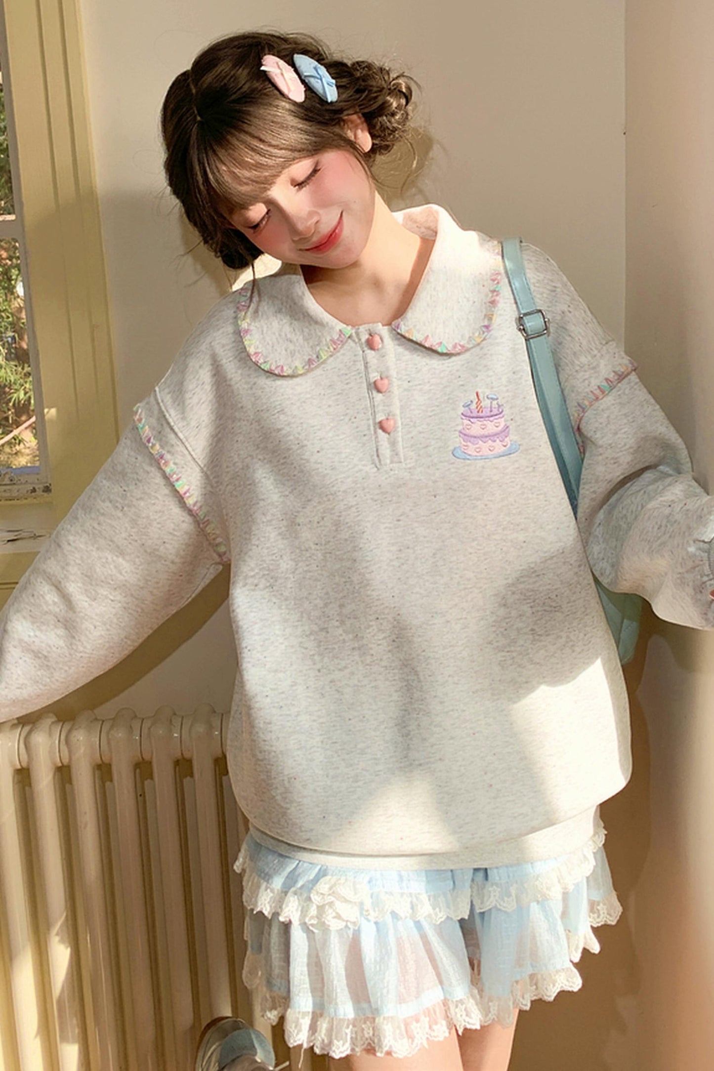 Mori Embroidery Doll Collar Sweatshirt