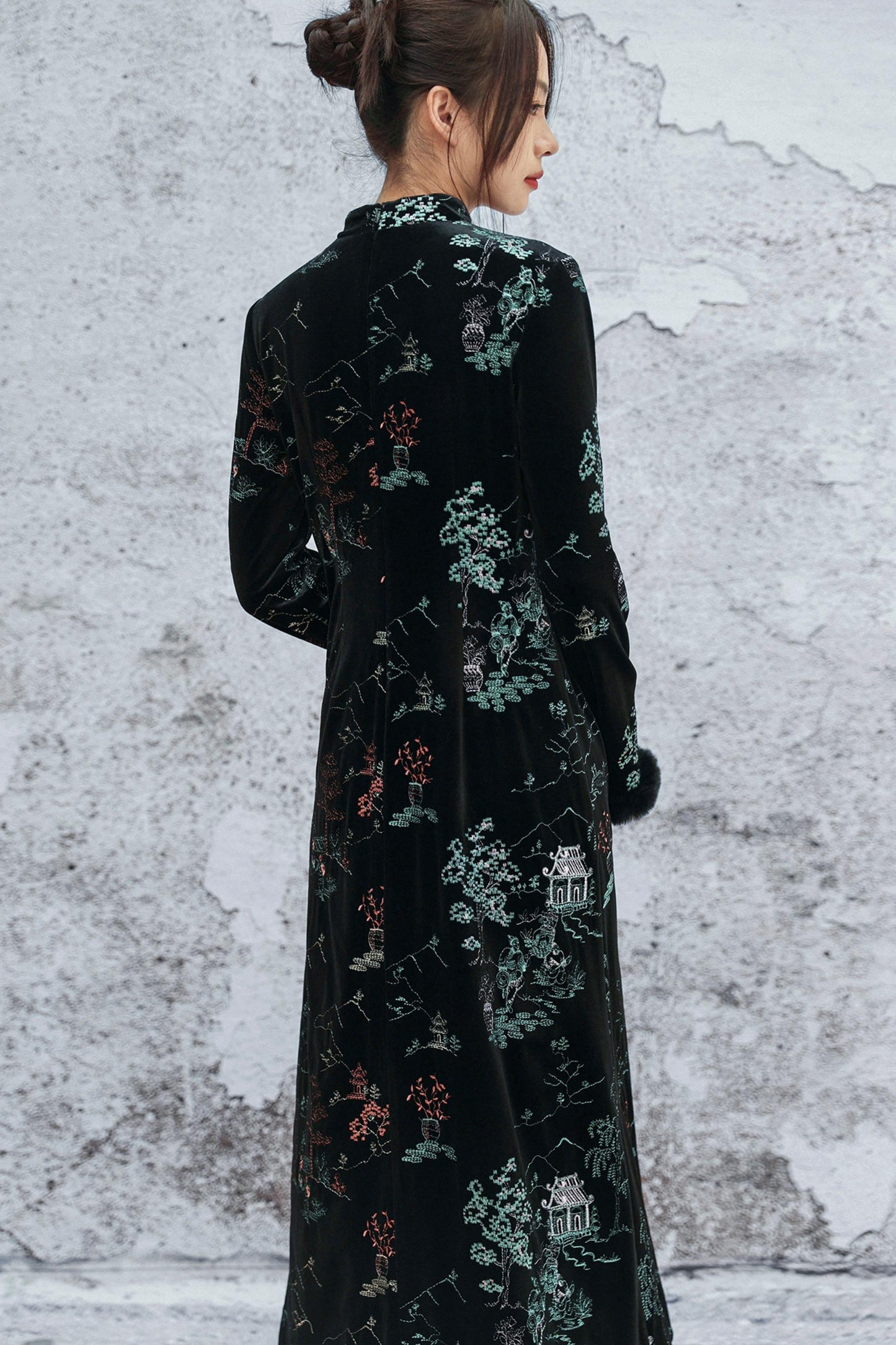 エンブロイダープラッシュチョンサムドレス