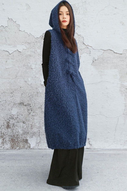 プラッシュフーデッドベストドレス