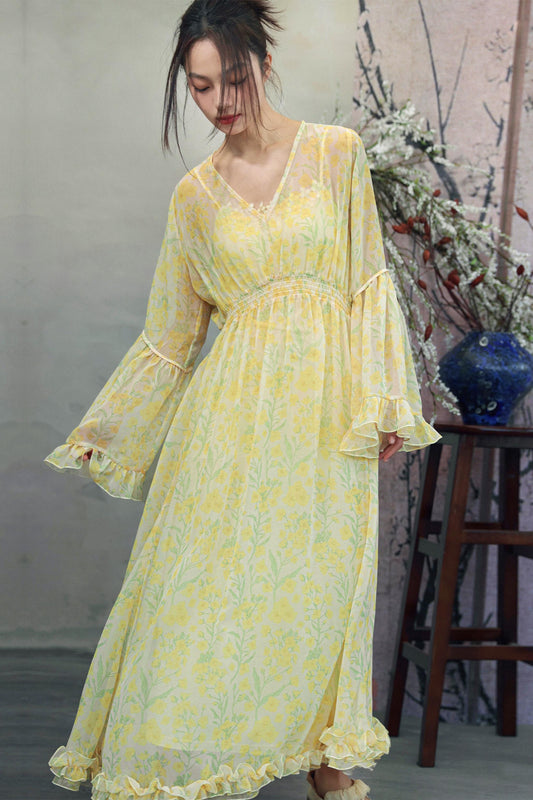 Gelbes Chiffonkleid mit Blumenmuster