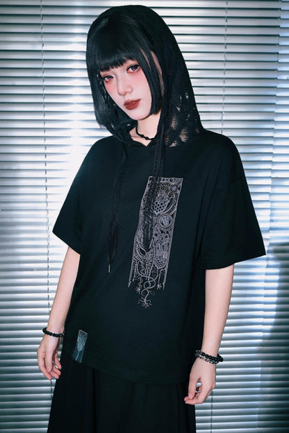 Dekadentes Oversize-T-Shirt im China-Stil