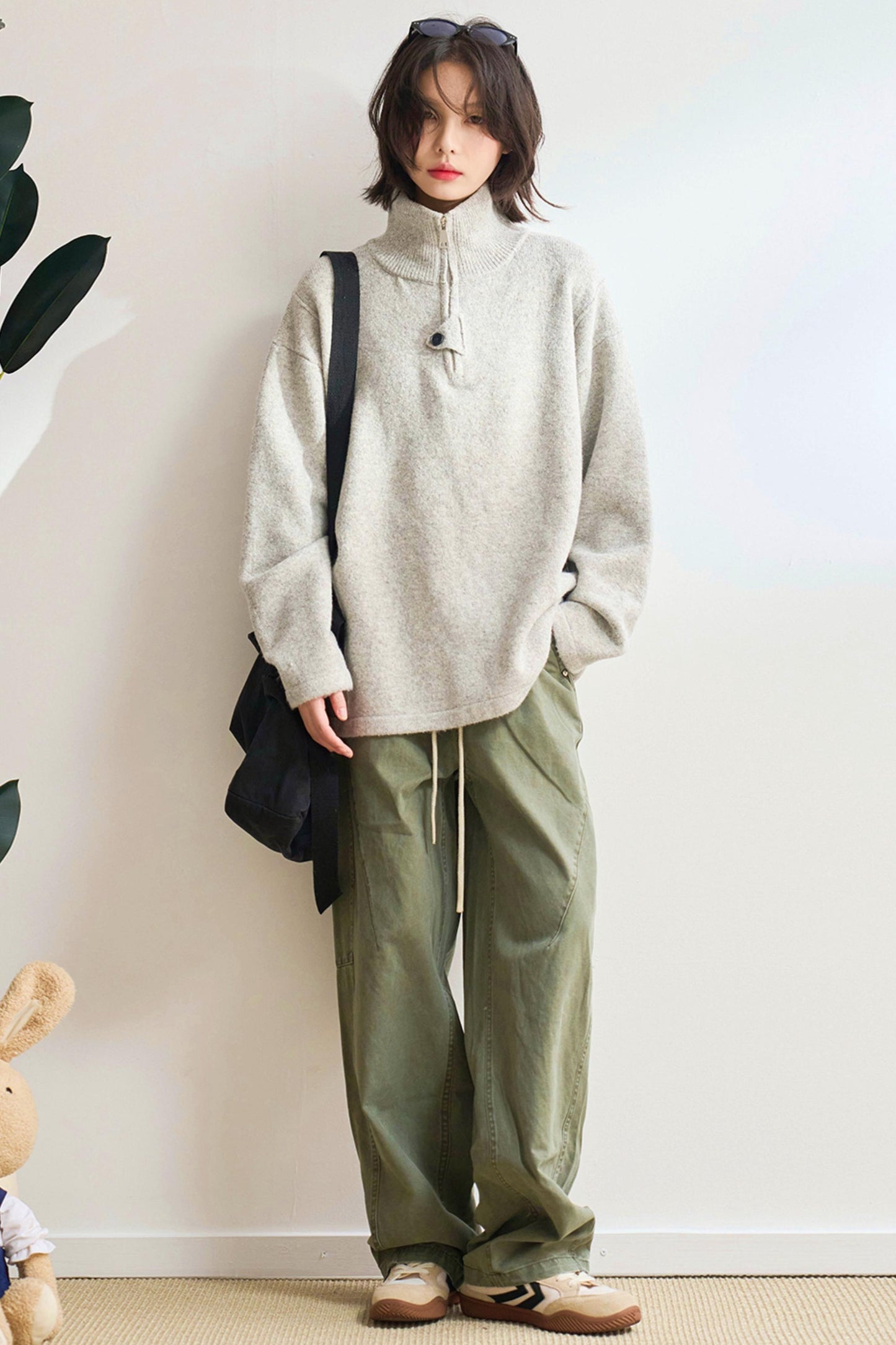 ミニマルソリッドストレートレッグパンツ