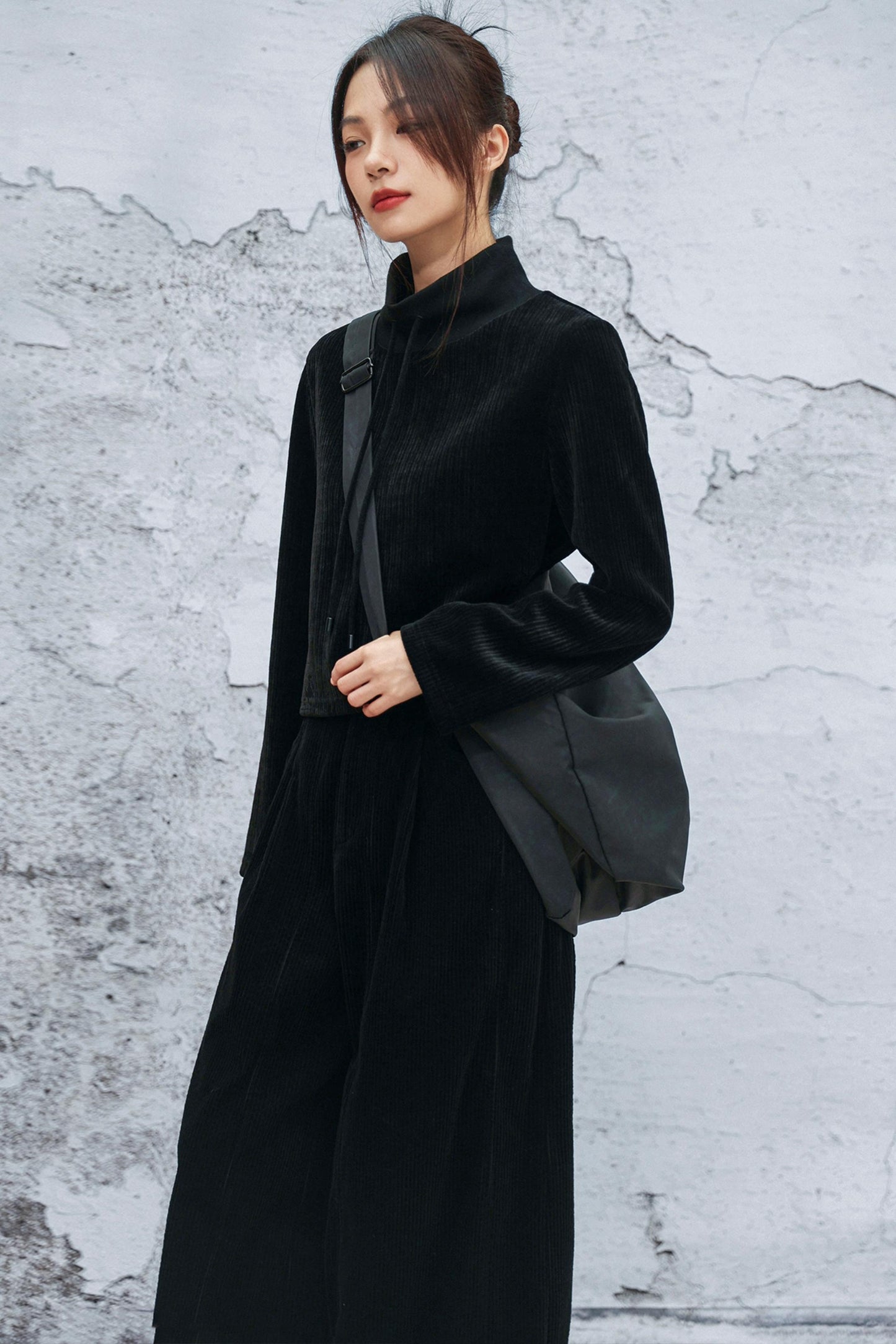 ダークモードハイネックトップス