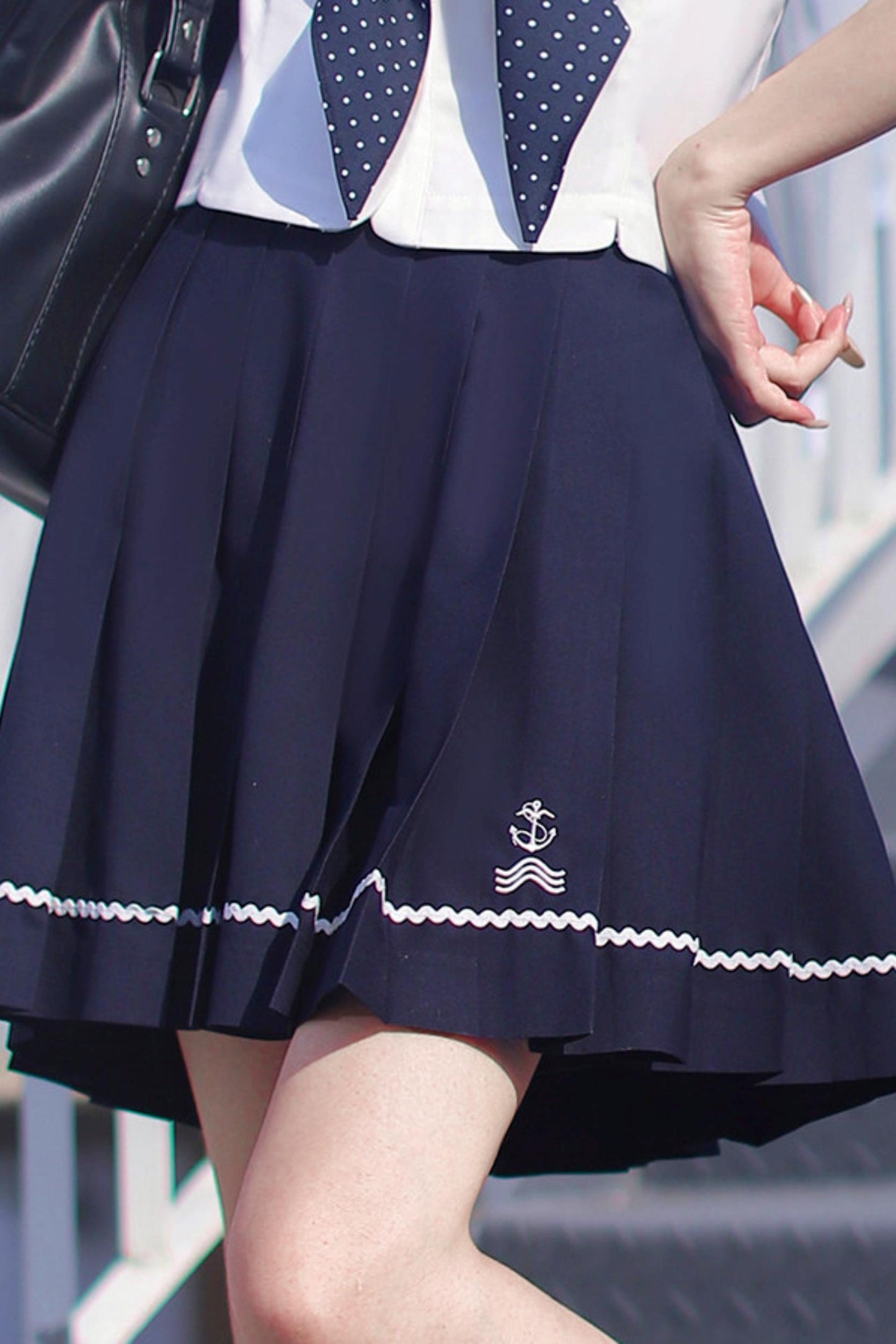 Sommerliches Matrosenoberteil + Rock + Schleifen-Accessoire