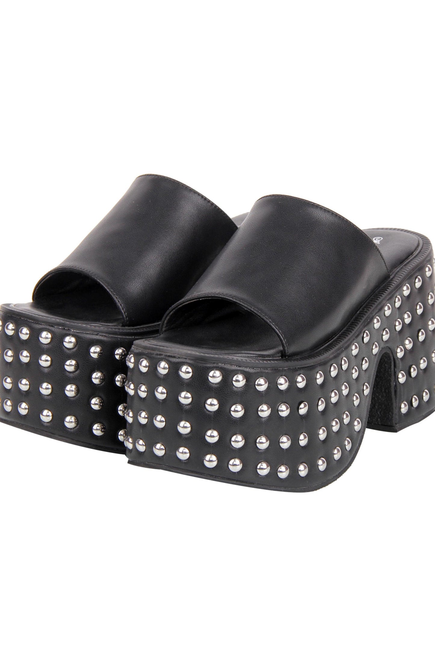 Plateau-Sandalen mit Metallnieten
