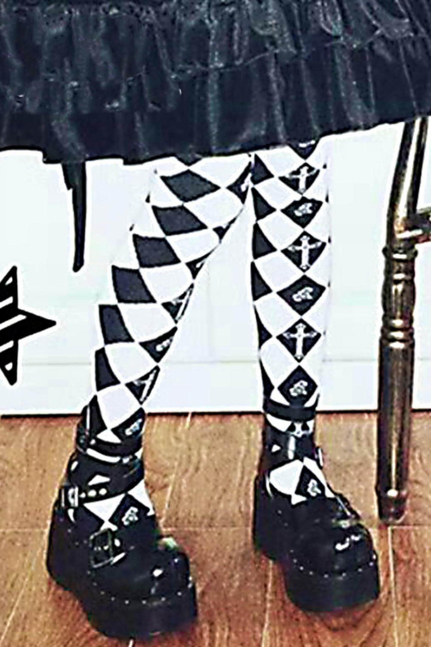 Diamond Pattern Cross Knee-High Socks