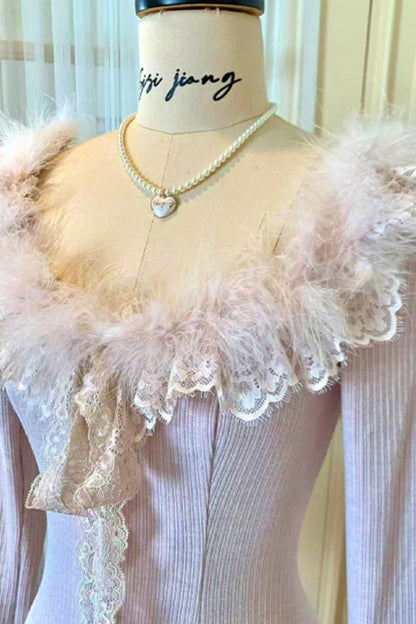 Heart pondering pearl necklace