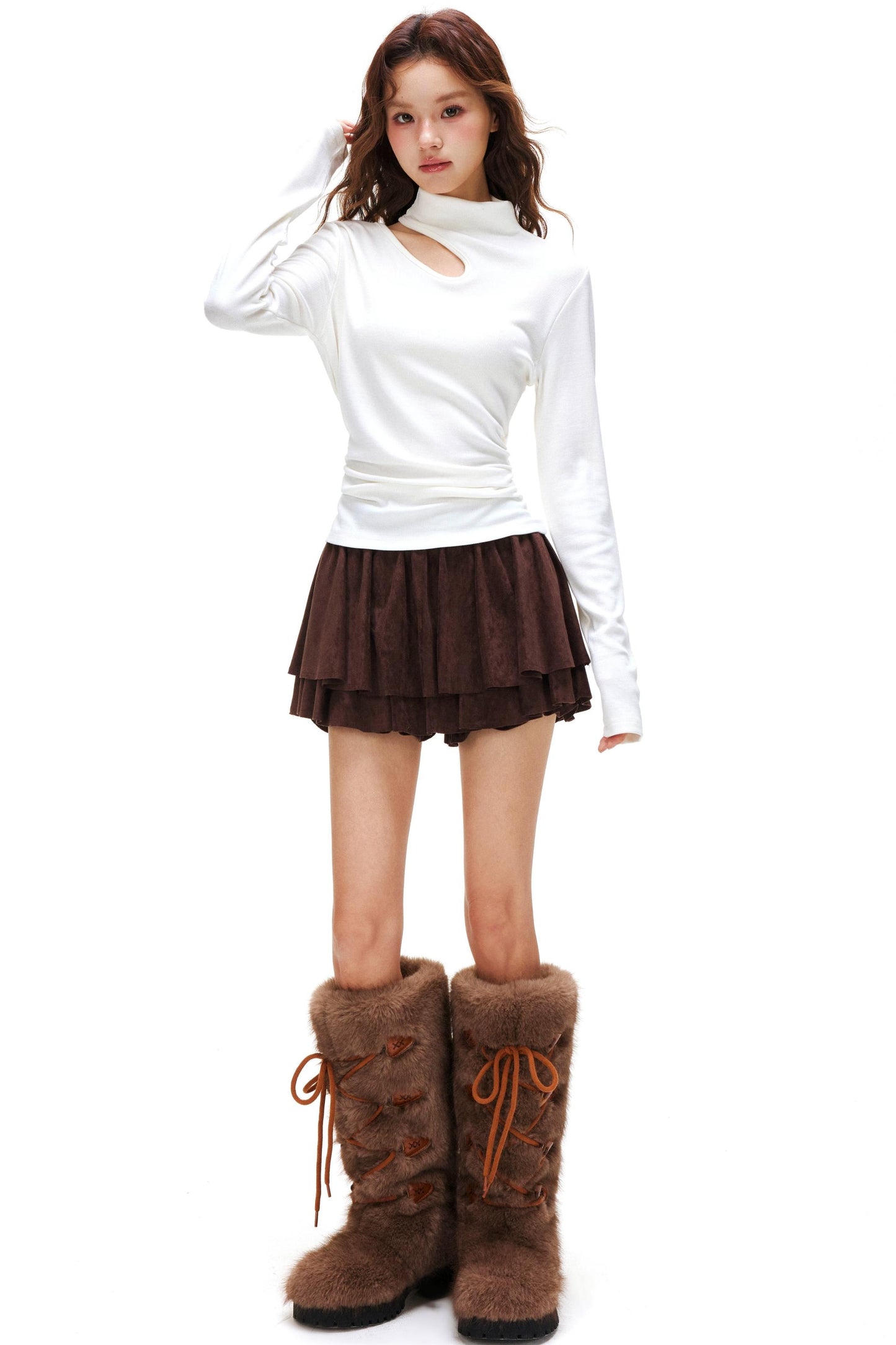 カットデザインタートルネックトップス