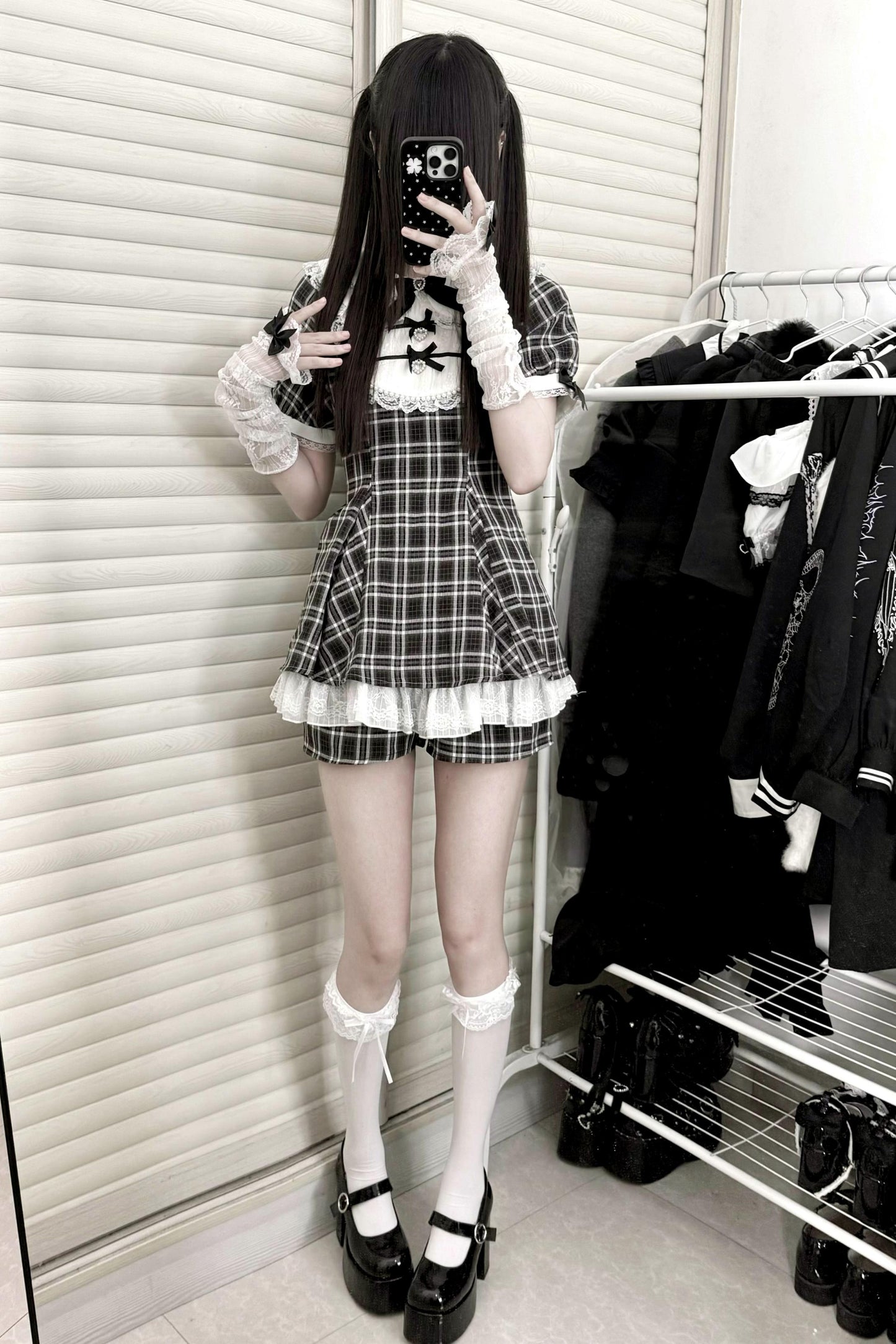 レース袖付きうさ耳地雷ワンピース＋ショートパンツ