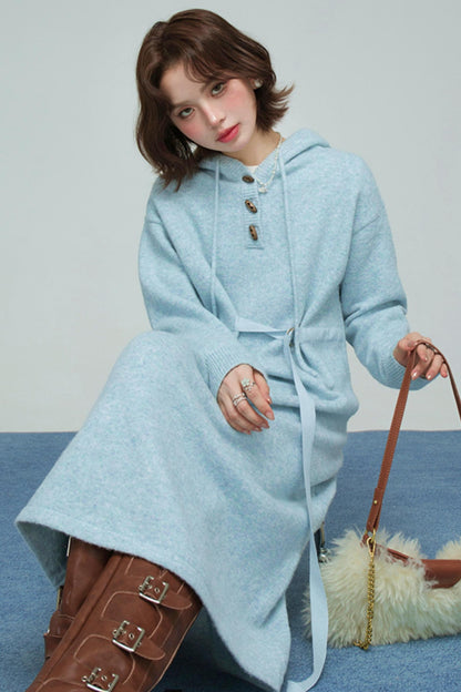 レイクブルーフーデッドニットドレス