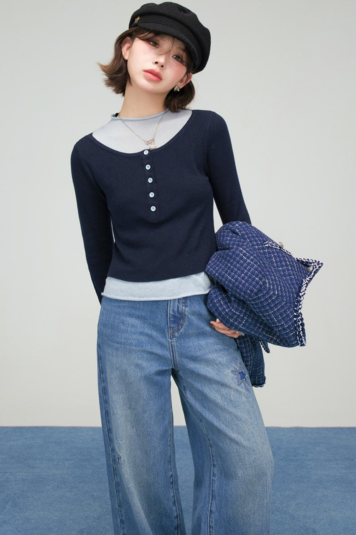 カジュアルコントラストタイトトップス