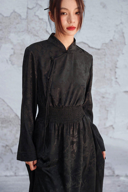 Kleid mit Jacquard-Taillenschnürung