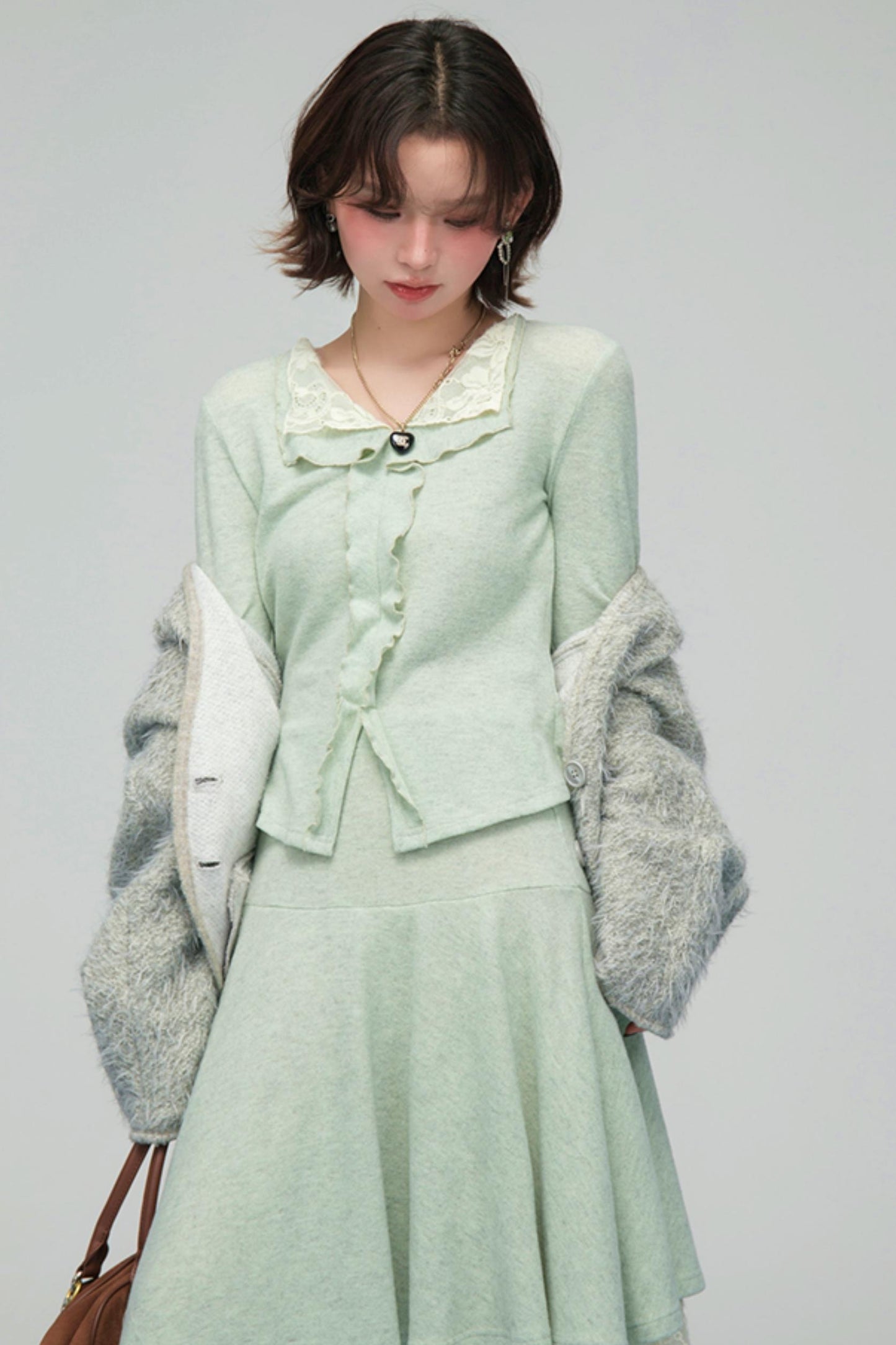 レースカラーニットトップス+アシメスカート