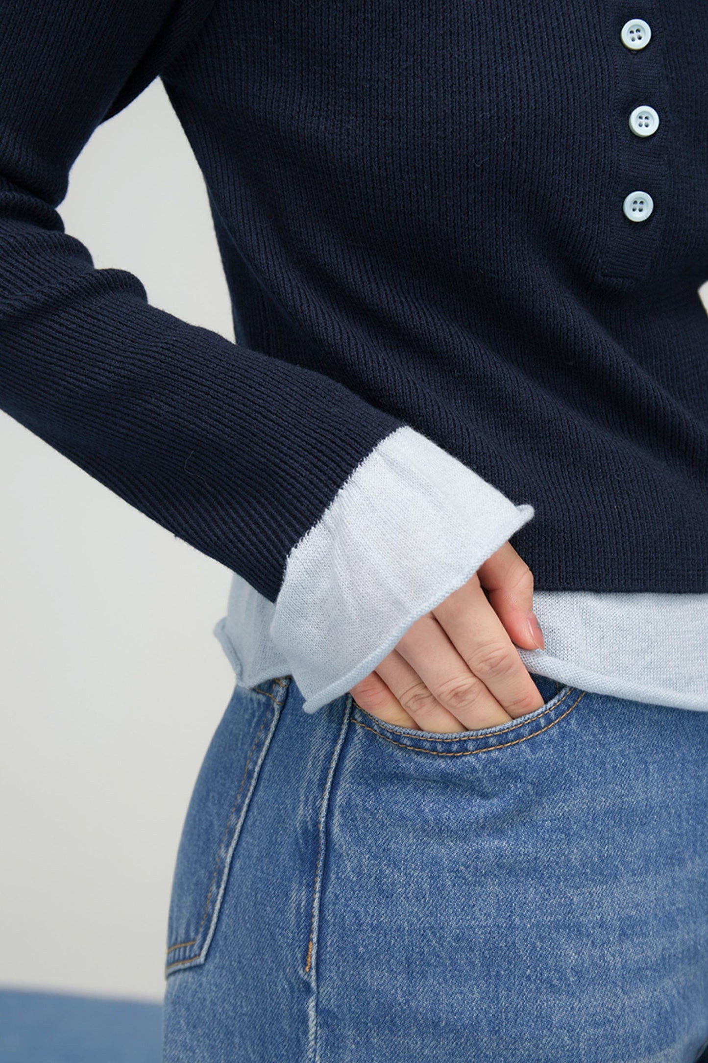 カジュアルコントラストタイトトップス