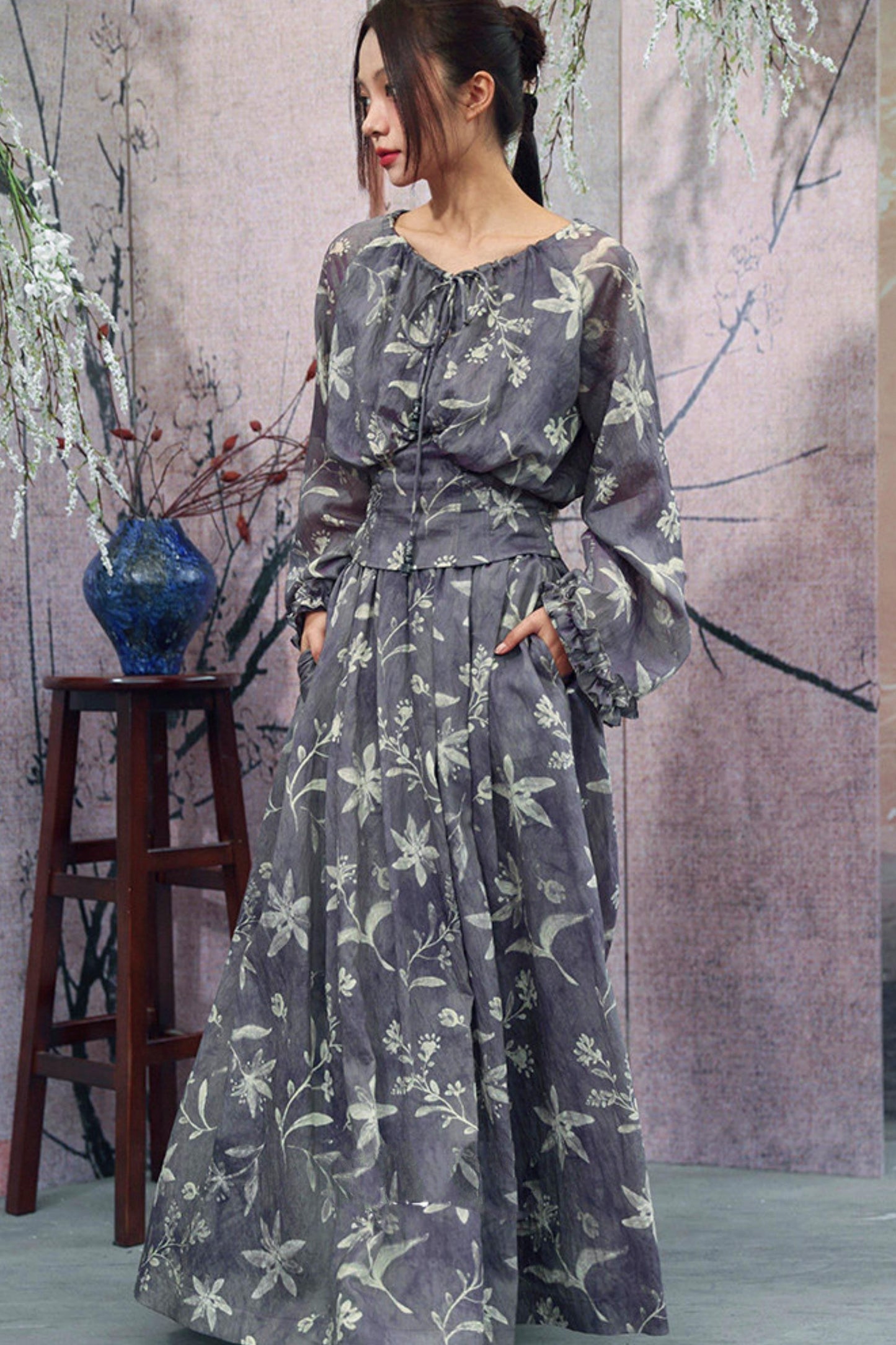 Top floral gris púrpura brumoso + falda