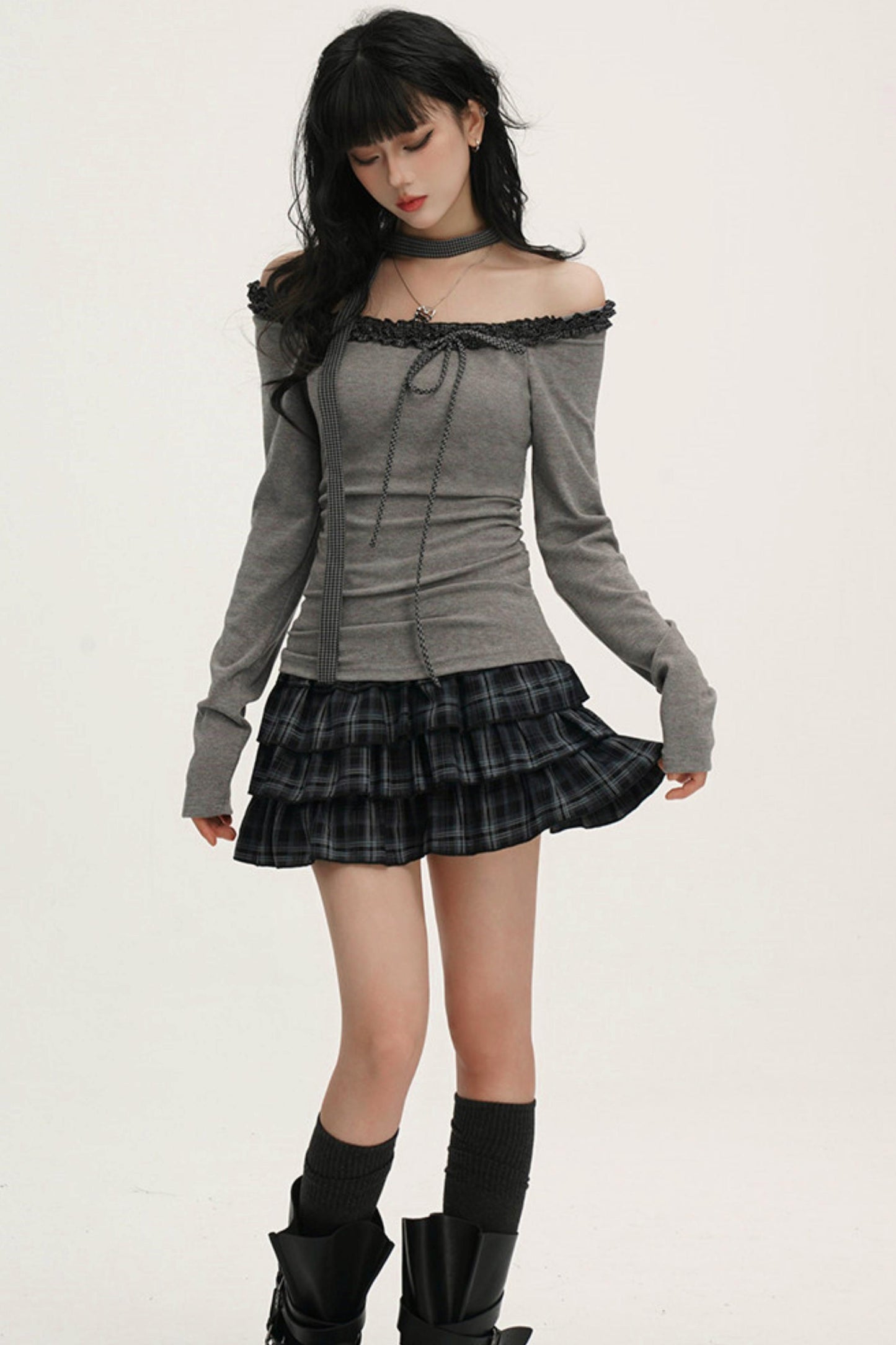 オフショルダーフリルリボントップス（スキニーロングスカーフ付き）