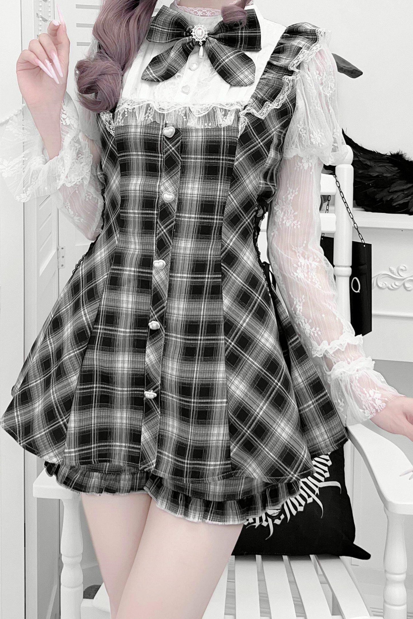 サブカル地雷レースワンピース＋ショートパンツ