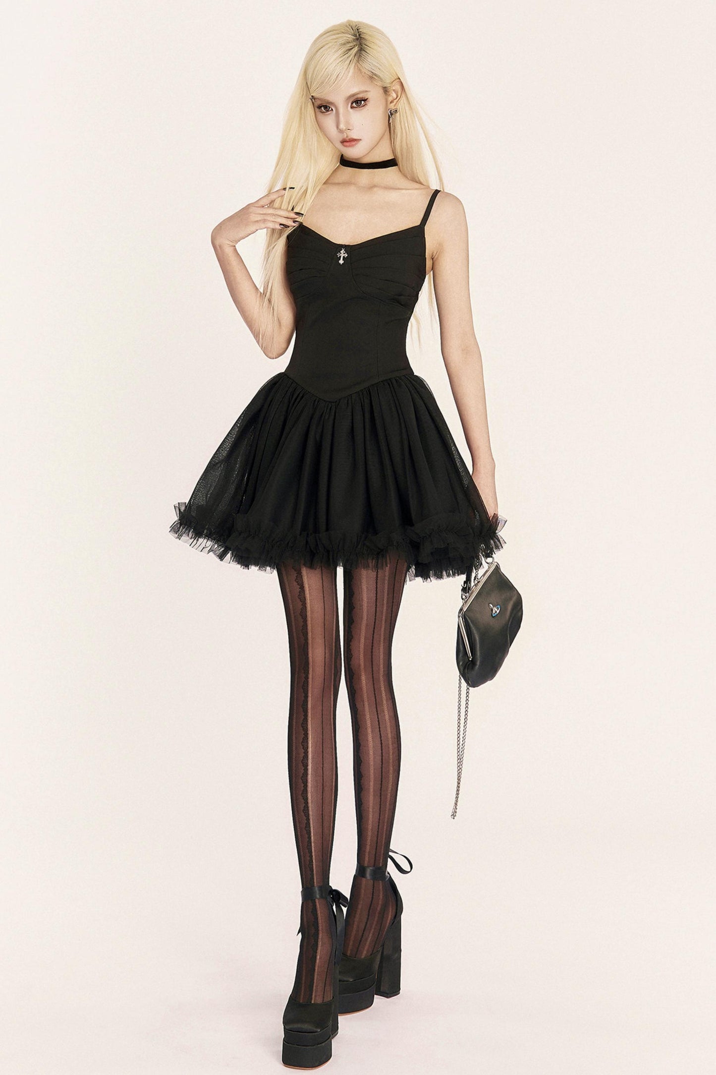 ダークメディーバルプリーツドレス