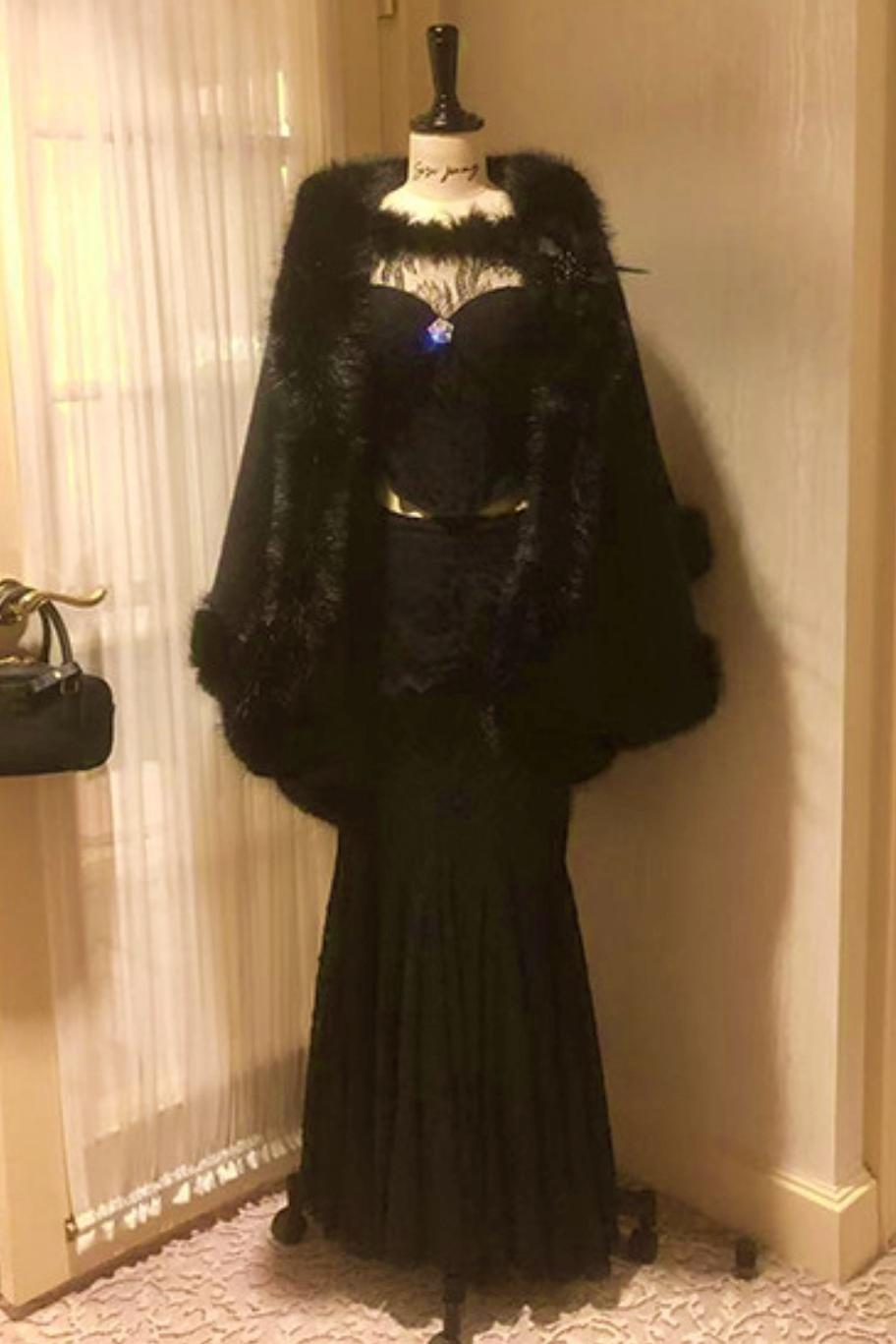 Elegant Black Fur Cape