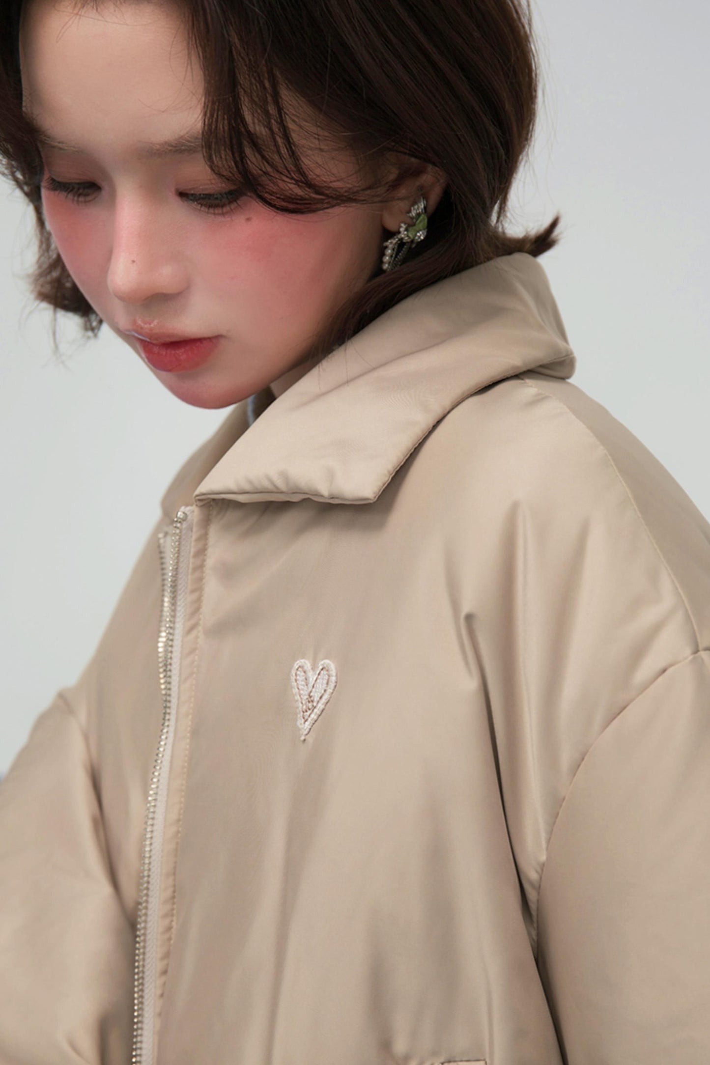 サテンコクーンダウンジャケット