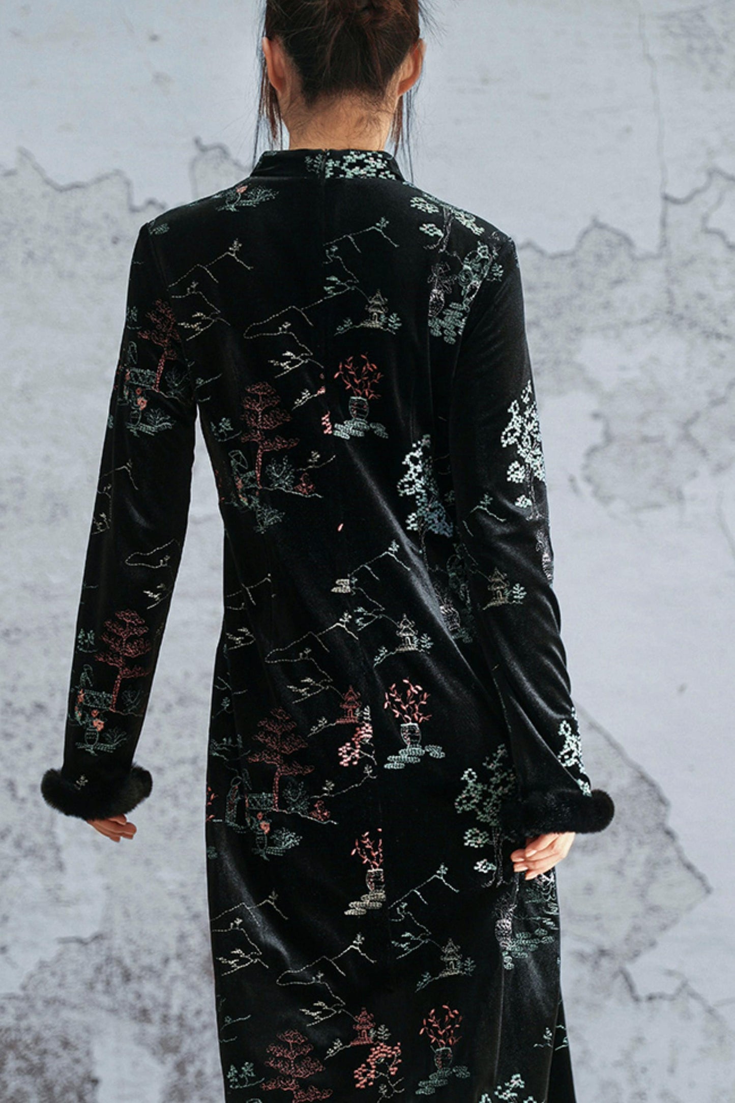 エンブロイダープラッシュチョンサムドレス