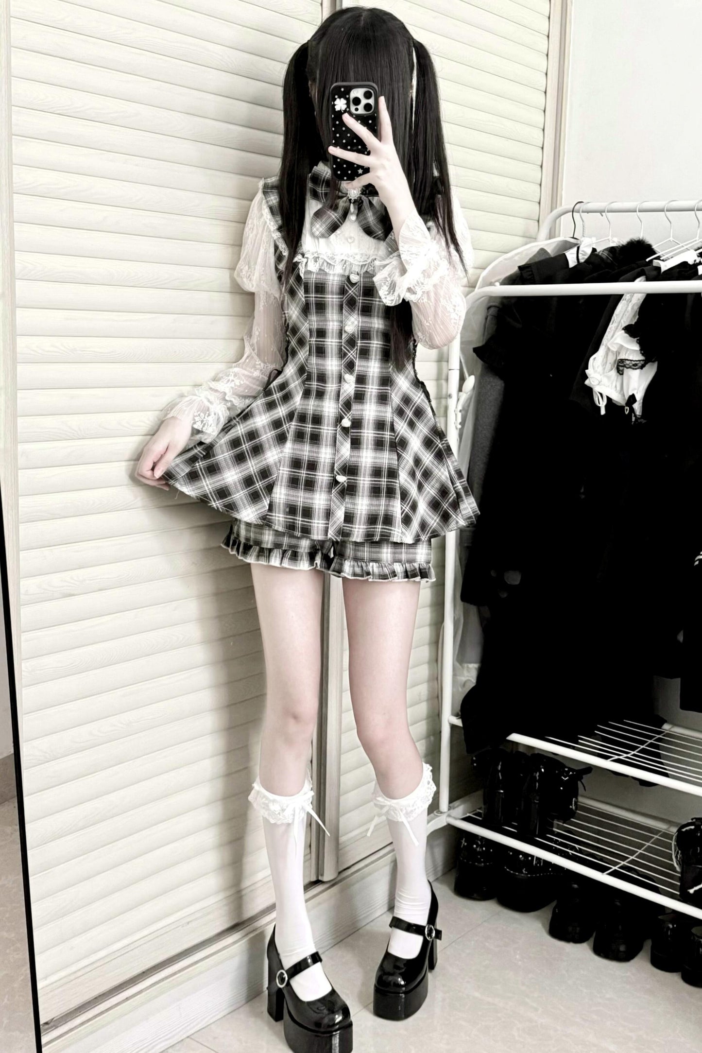 サブカル地雷レースワンピース＋ショートパンツ