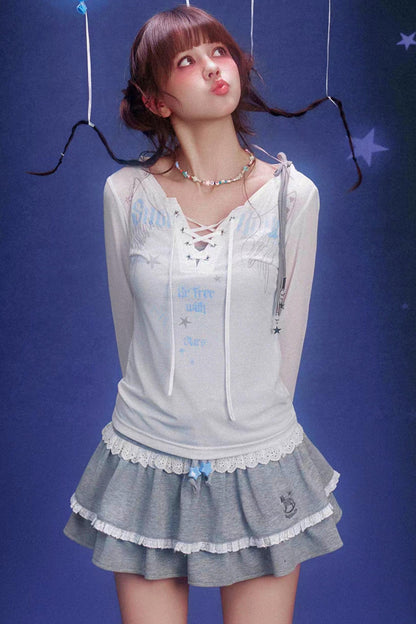 Grauer Rock mit Pferde-Stickerei