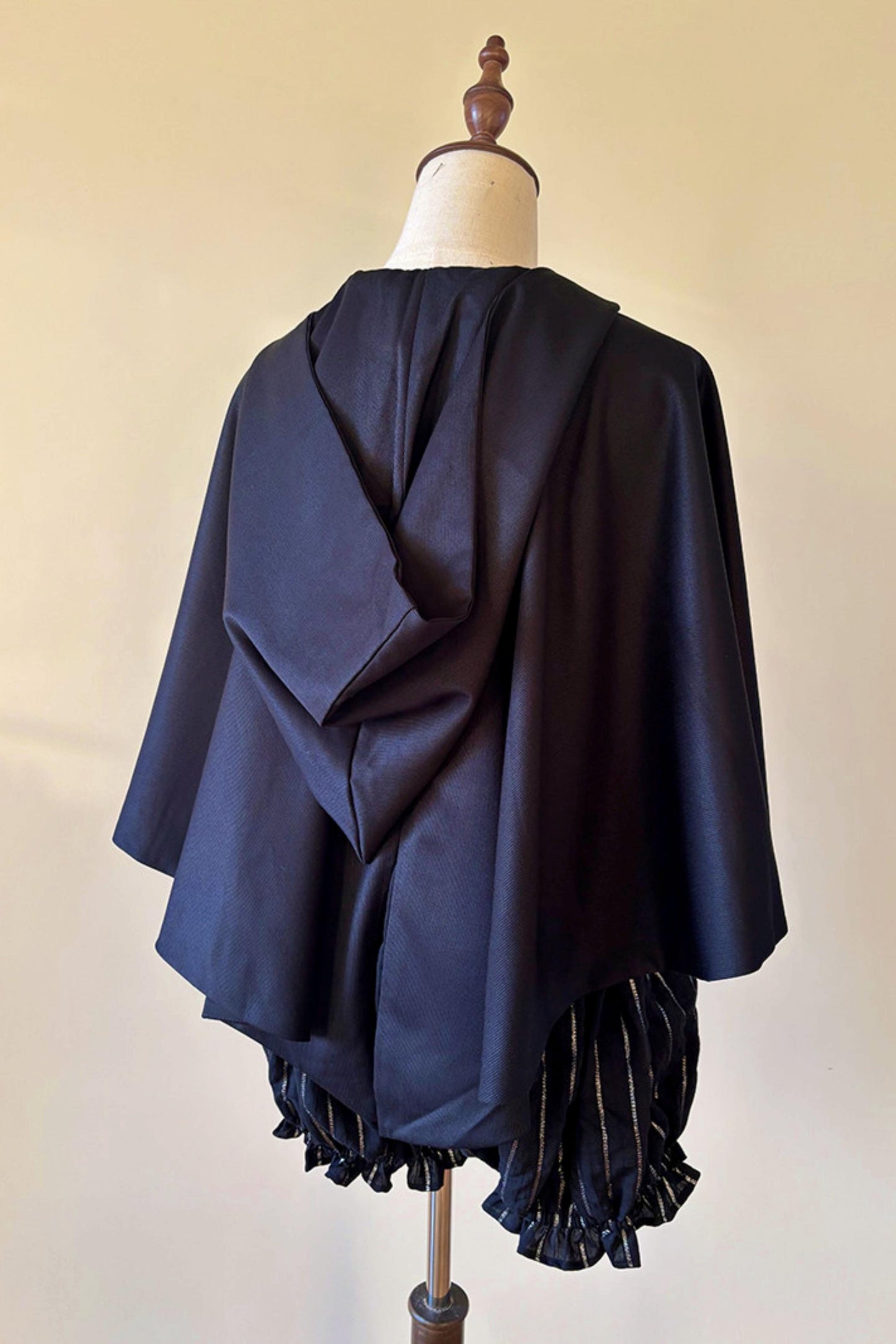 魔女帽付きアシメケープ