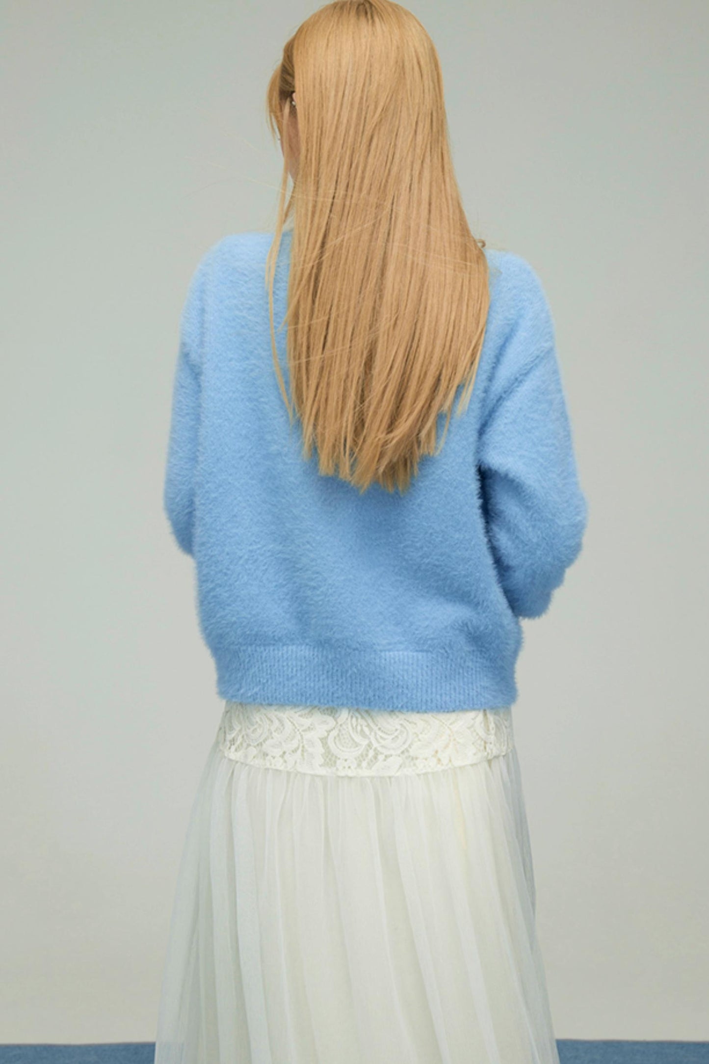 スノーイーブルーレオパードフォーファースウェーター