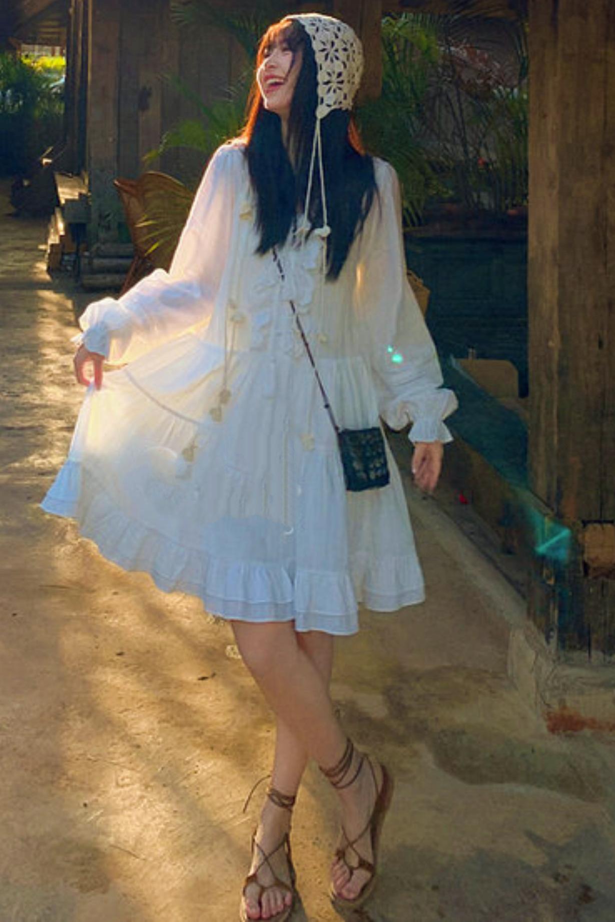 Kleid mit reinen Spitzenärmeln