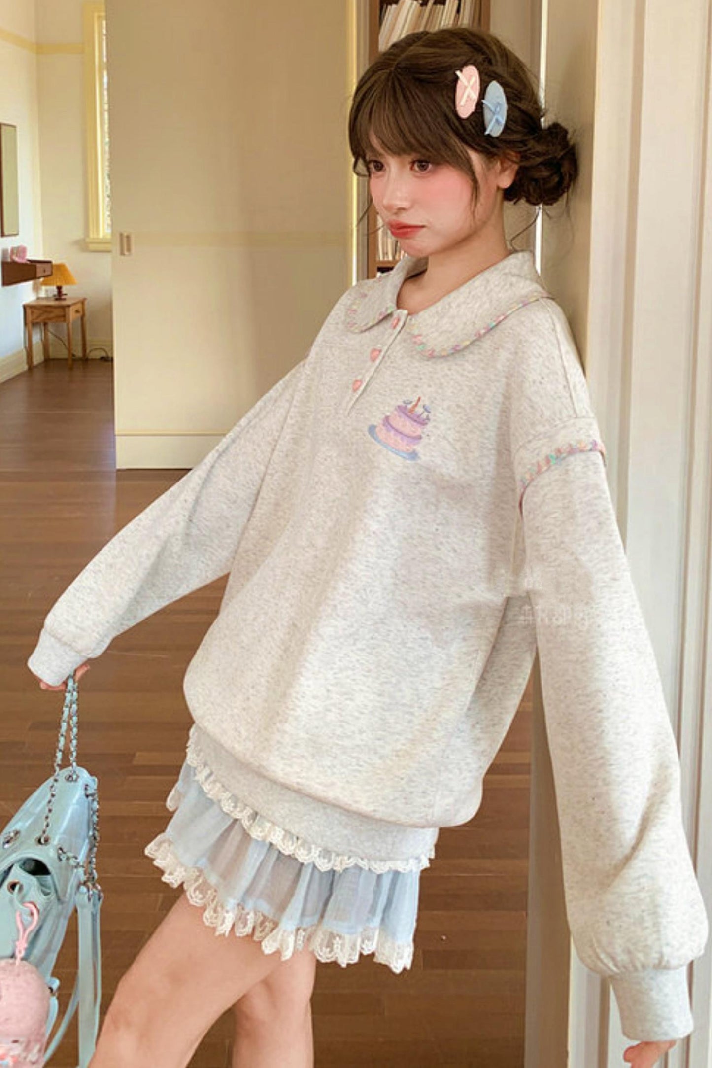 Mori Embroidery Doll Collar Sweatshirt
