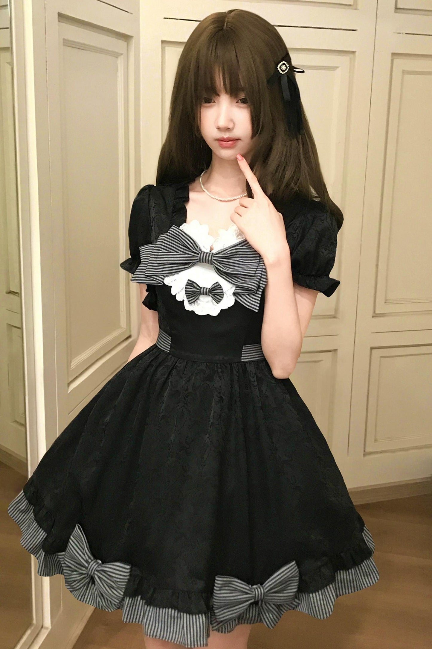Gestreiftes Prinzessinnenkleid mit Schleife