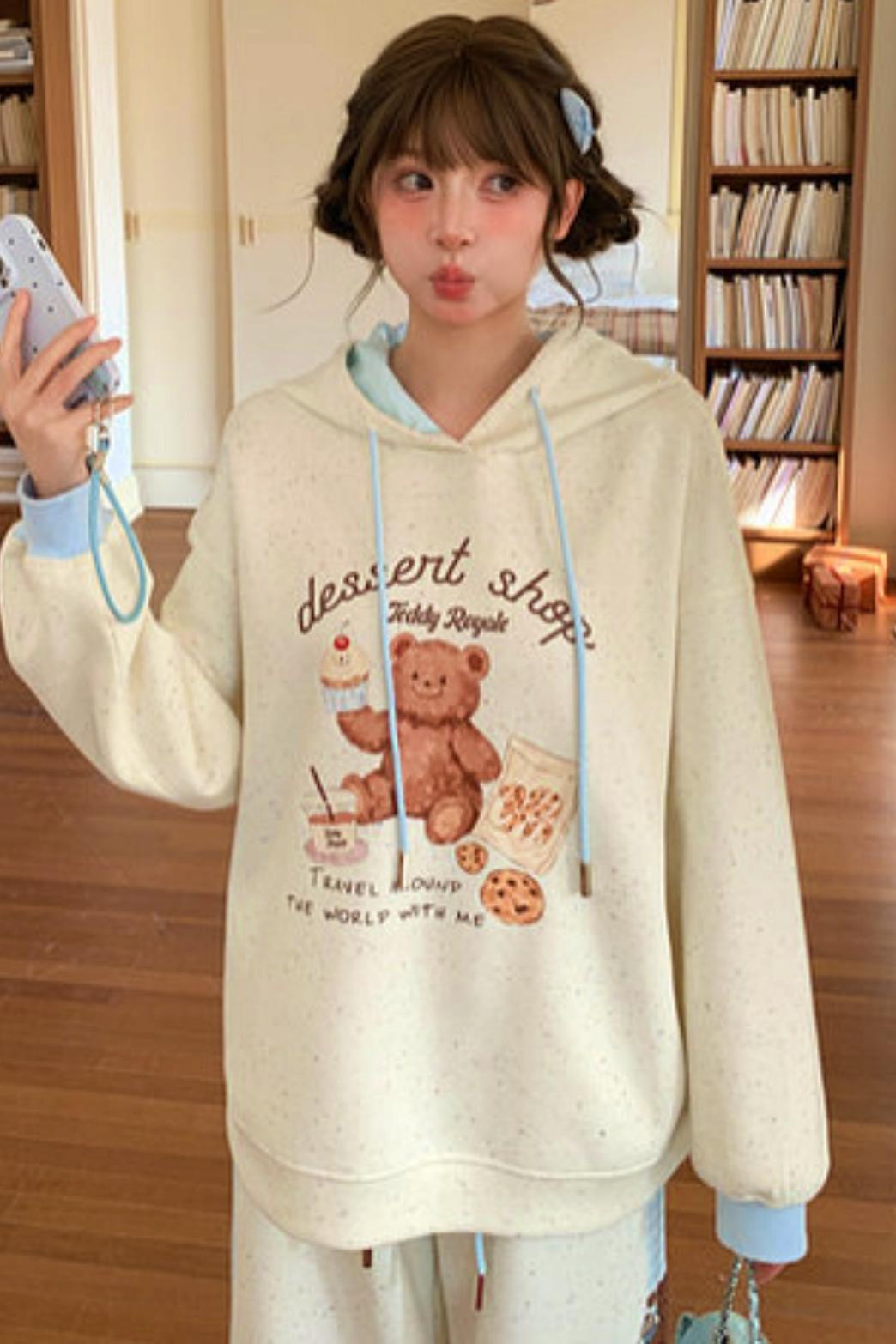 ベアプリントフードスウェット