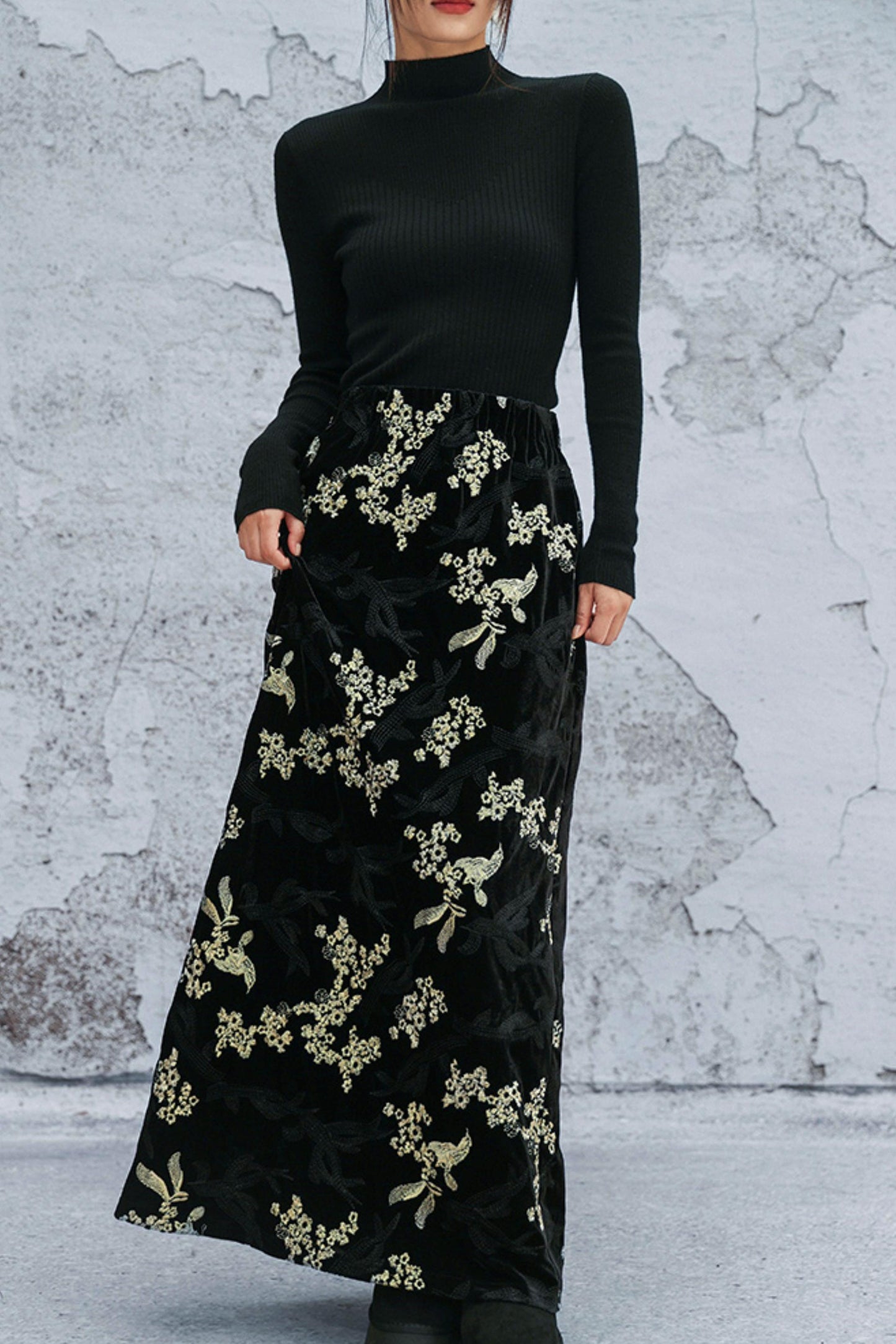 ブラックアンドゴールドベルベットスカート