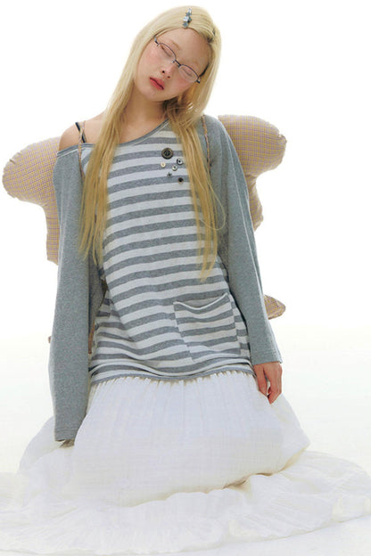 ボタンボーダーオフショルダートップス