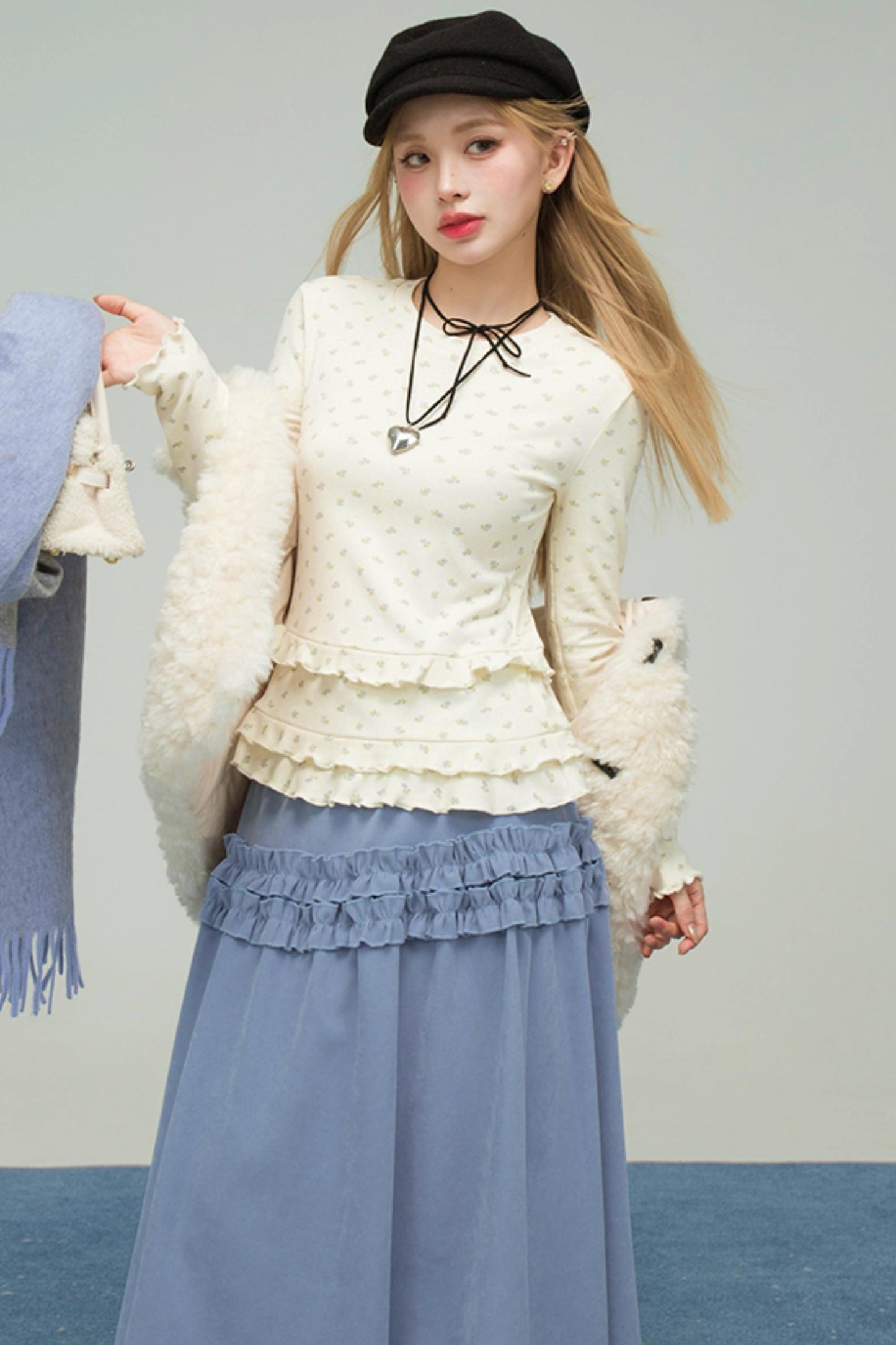 ミルキーアプリコットフローラルトップス