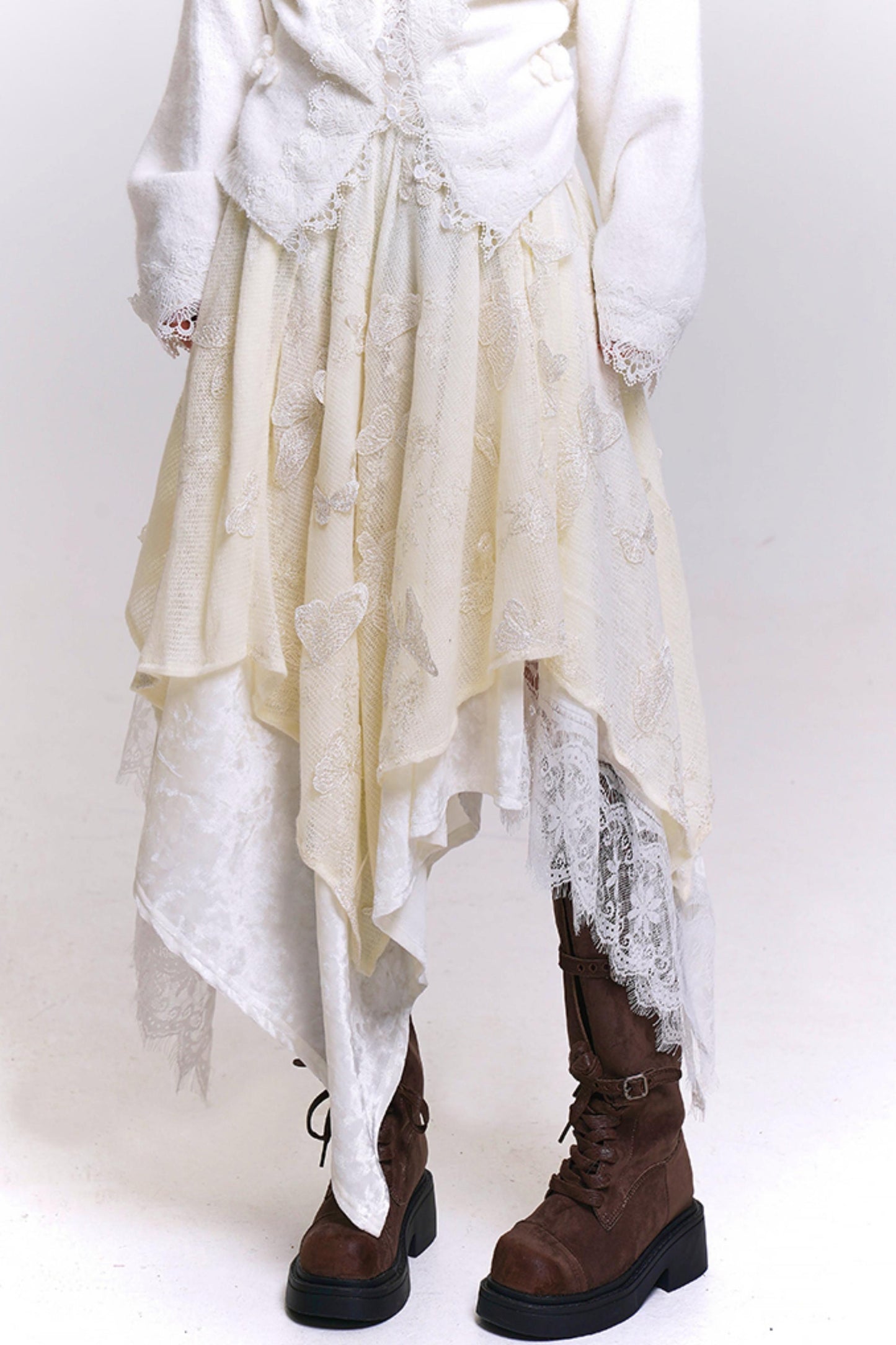 オフホワイトバタフライモチーフスカート