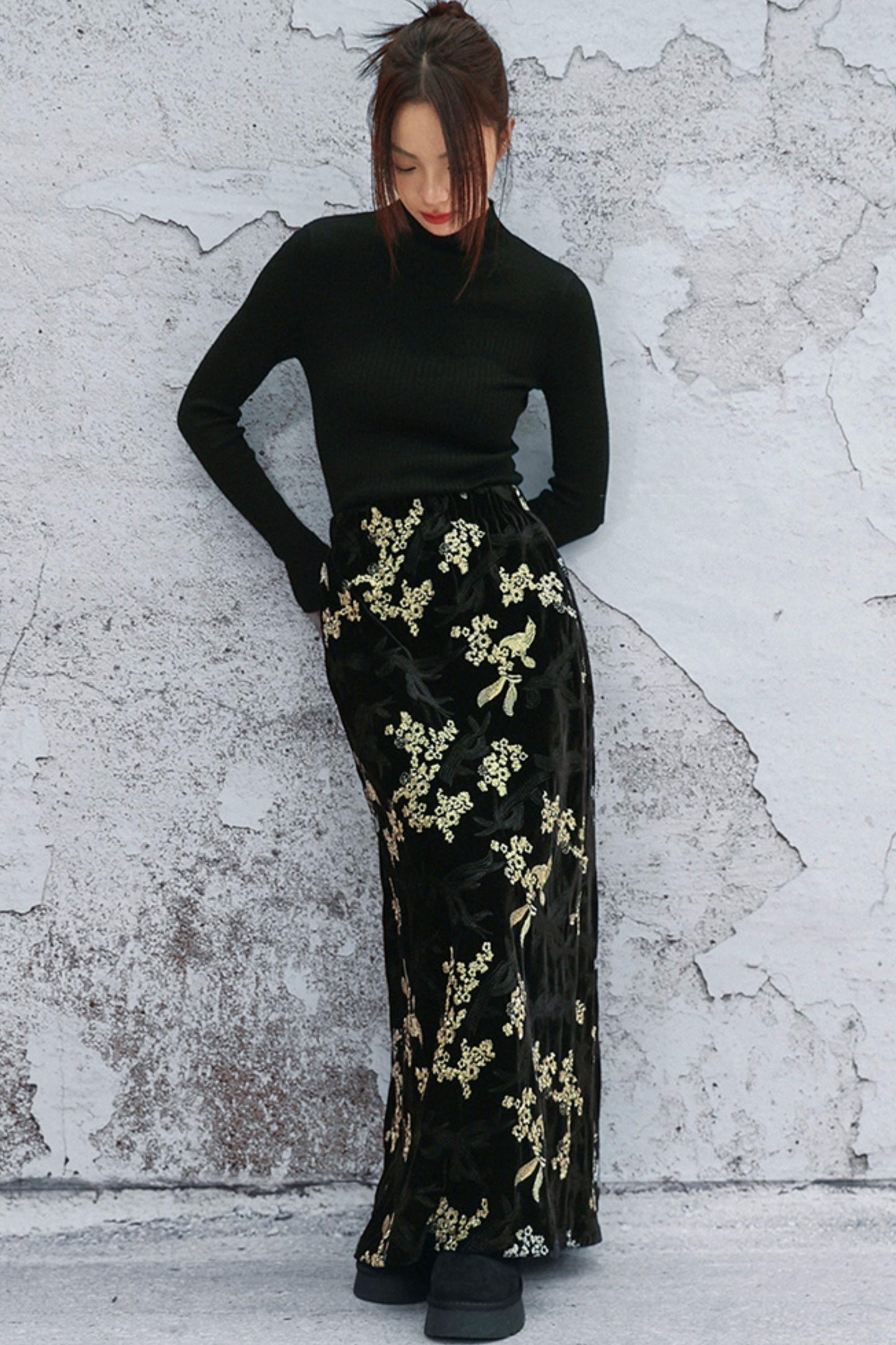 ブラックアンドゴールドベルベットスカート