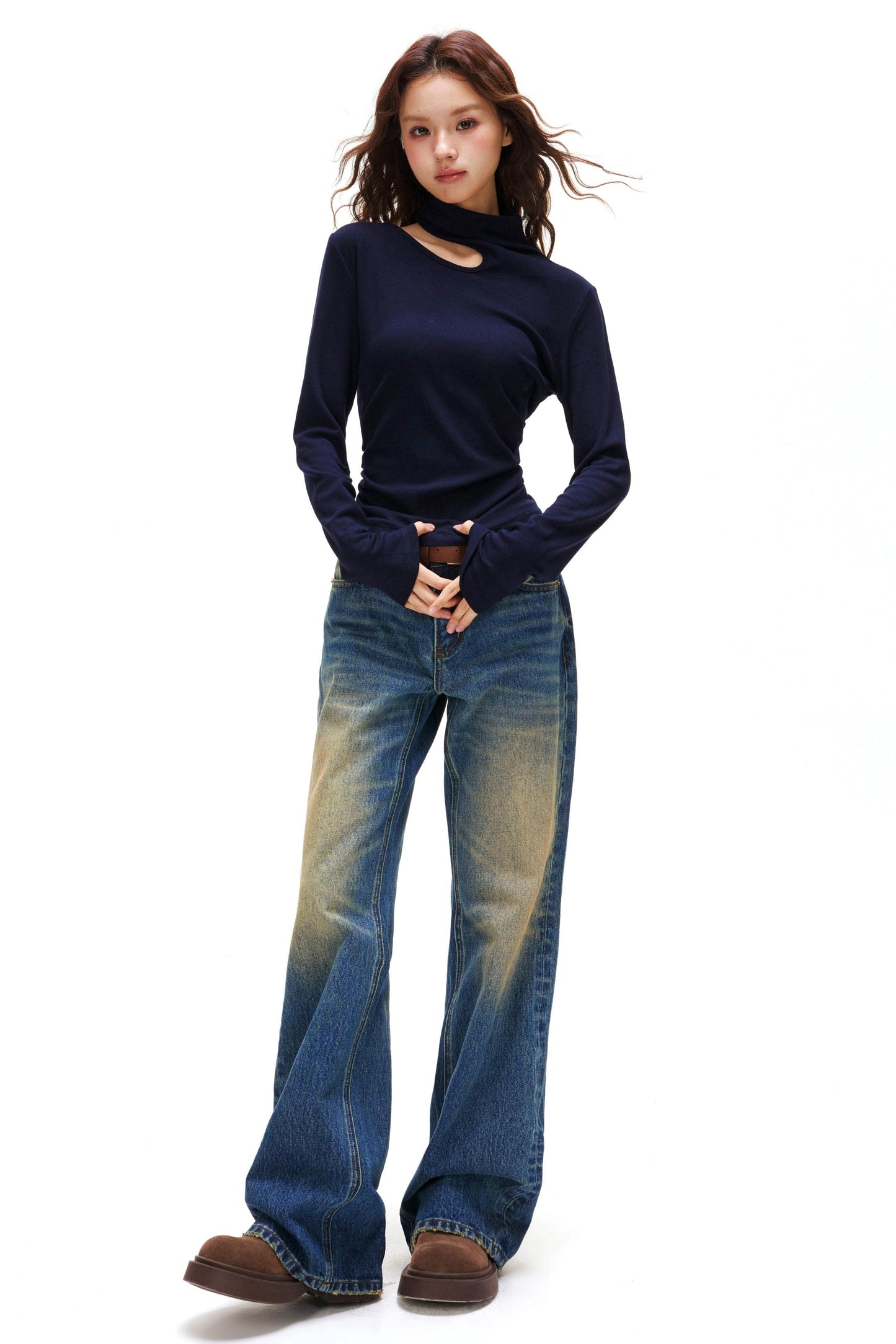 カットデザインタートルネックトップス