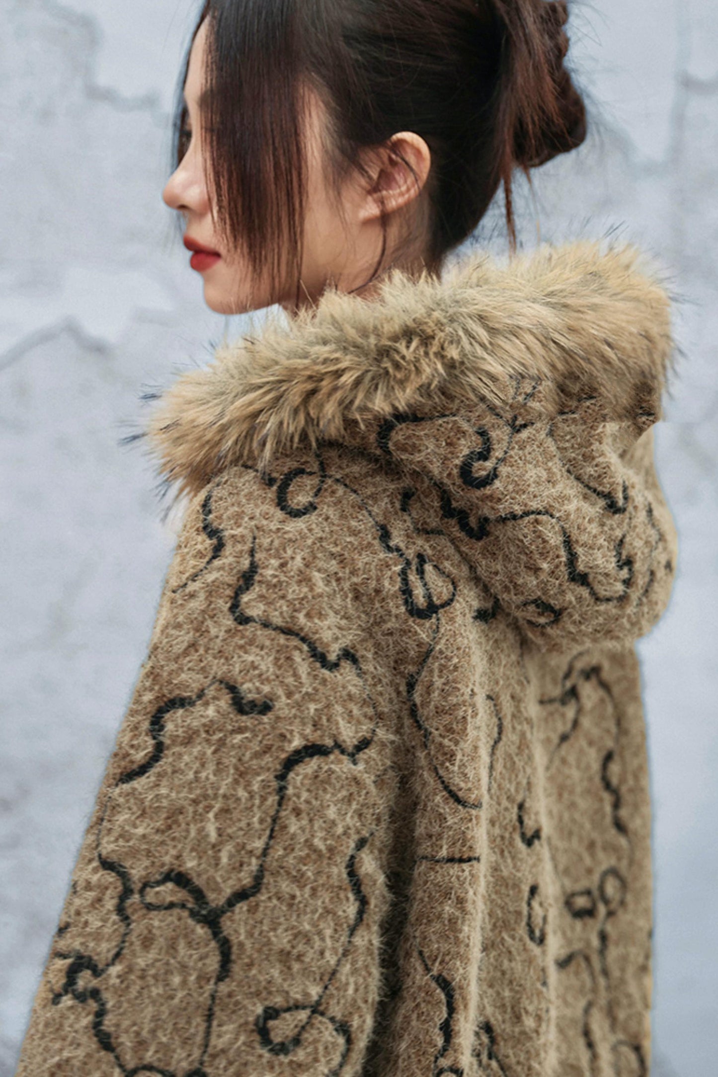 ダークモードファーフードコート