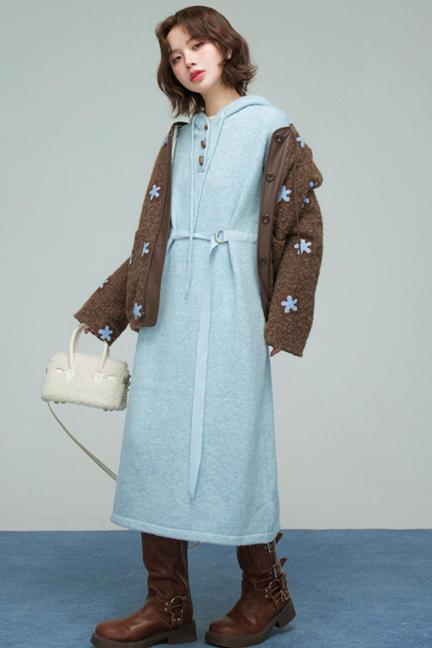 レイクブルーフーデッドニットドレス