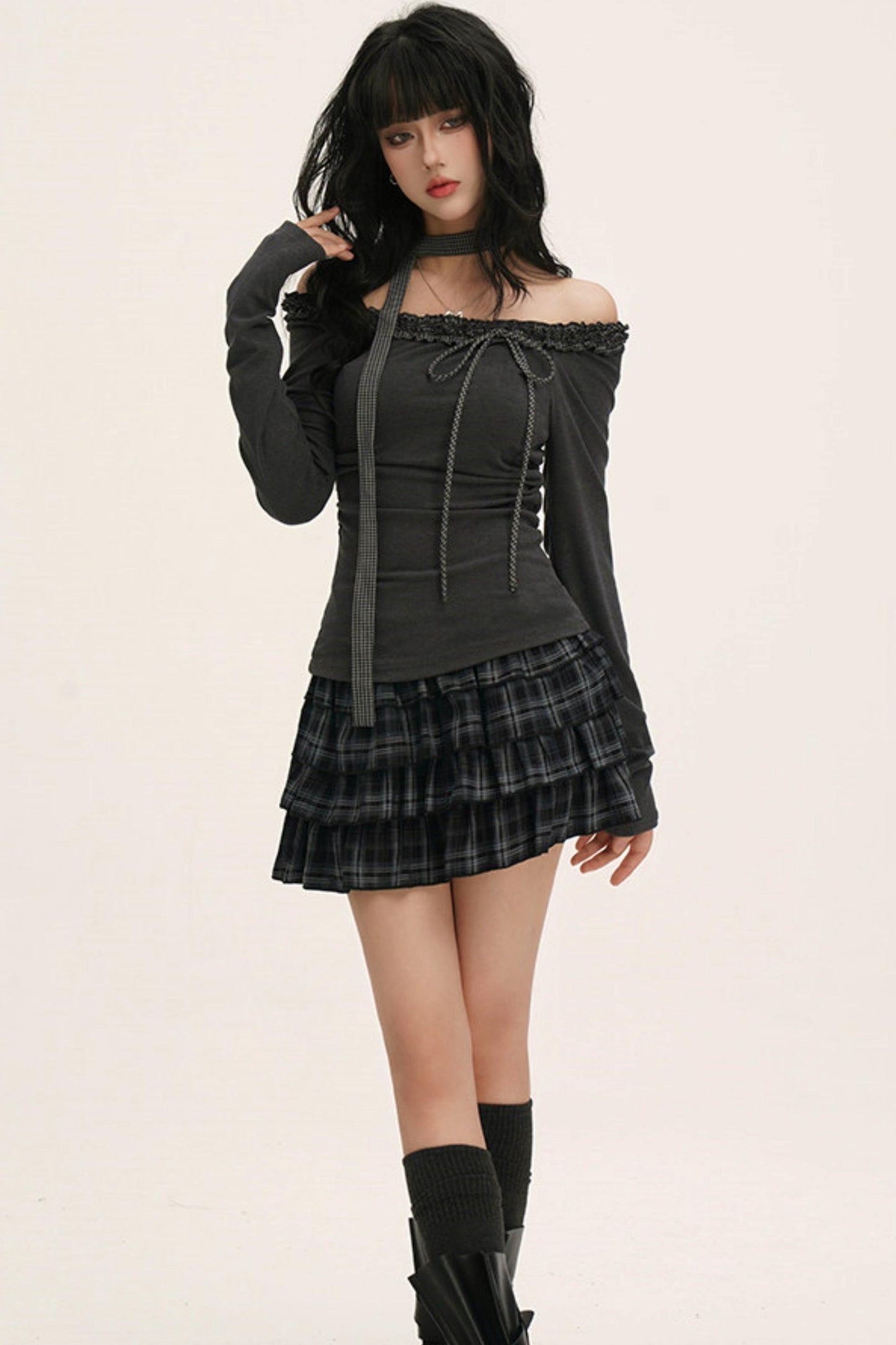 オフショルダーフリルリボントップス（スキニーロングスカーフ付き）