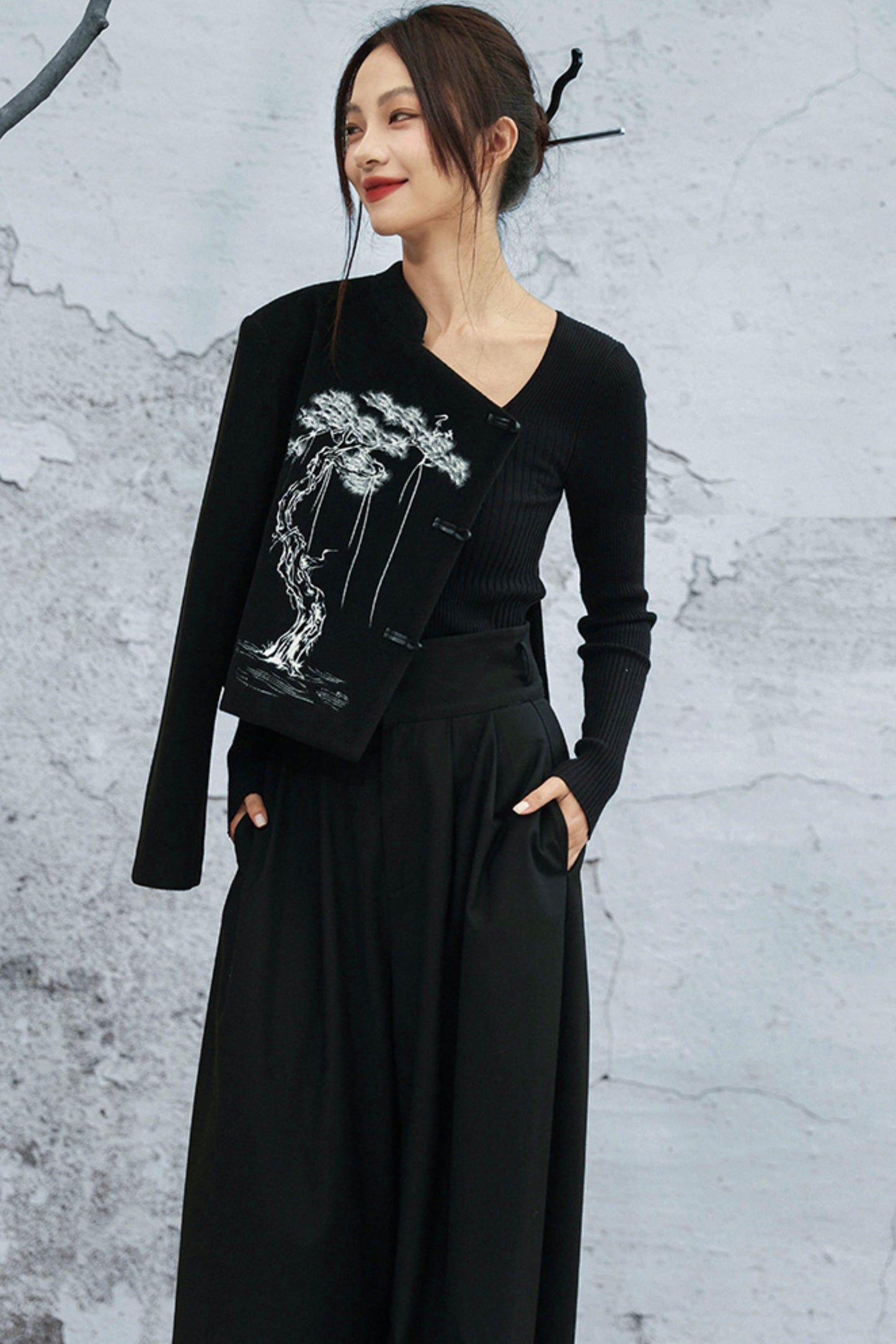 ブラックエンブロイダードウールンコート