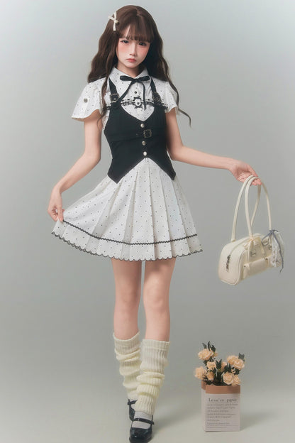 Vestido estilo muñeca monocromático de lunares + chaleco