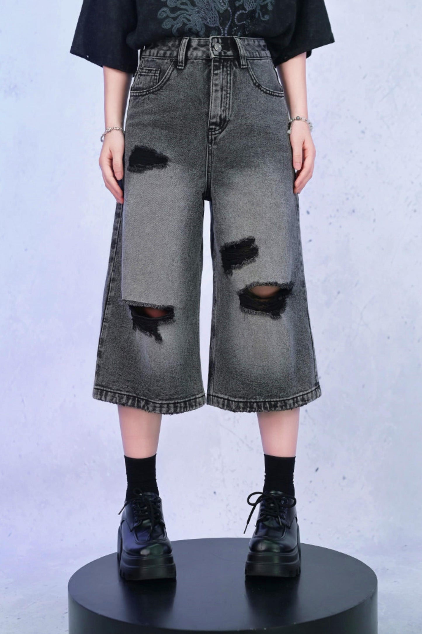 Ruins Street Distressed Denim Pants