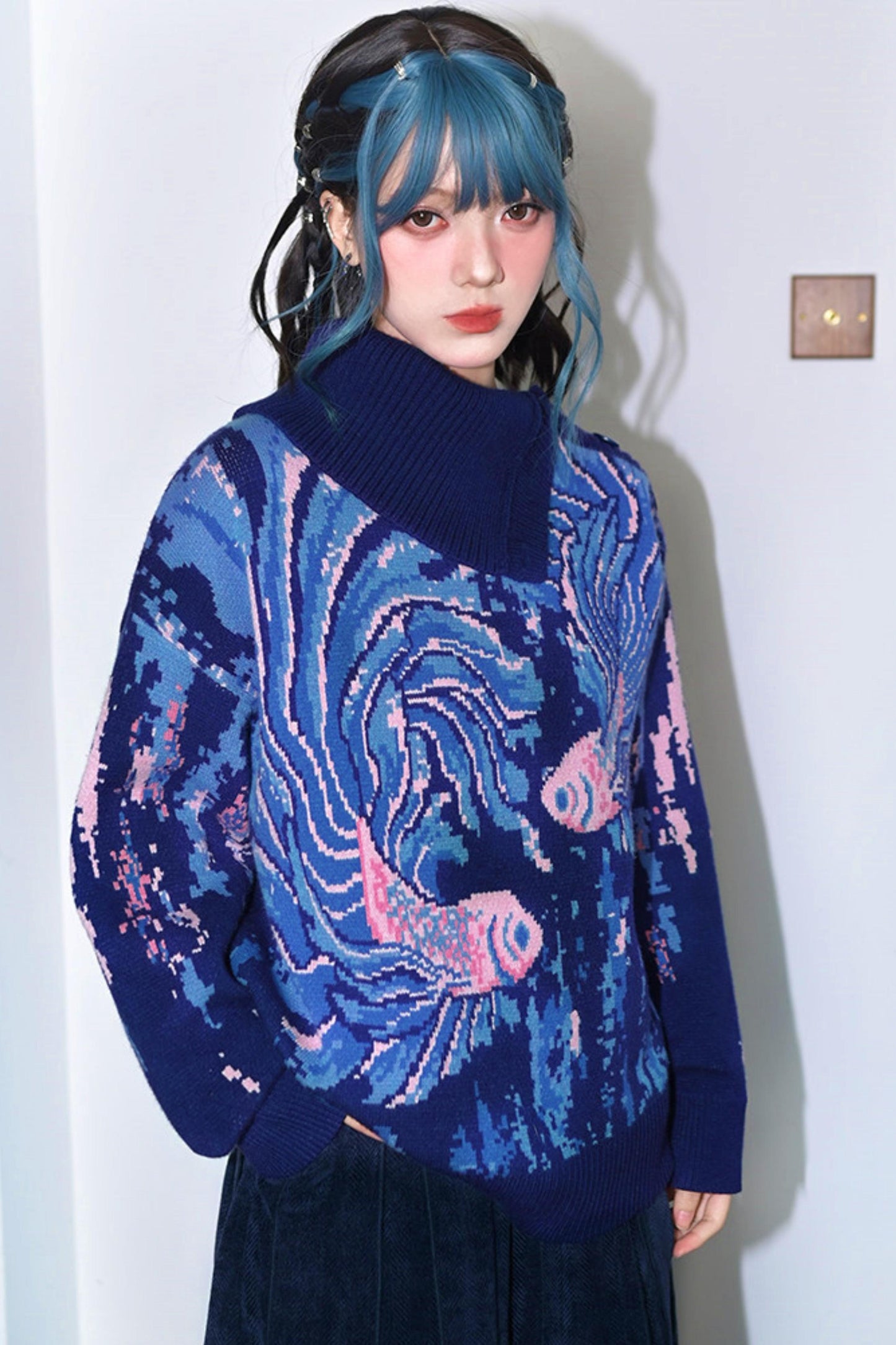 Floating Fin Dream Jacquard Top